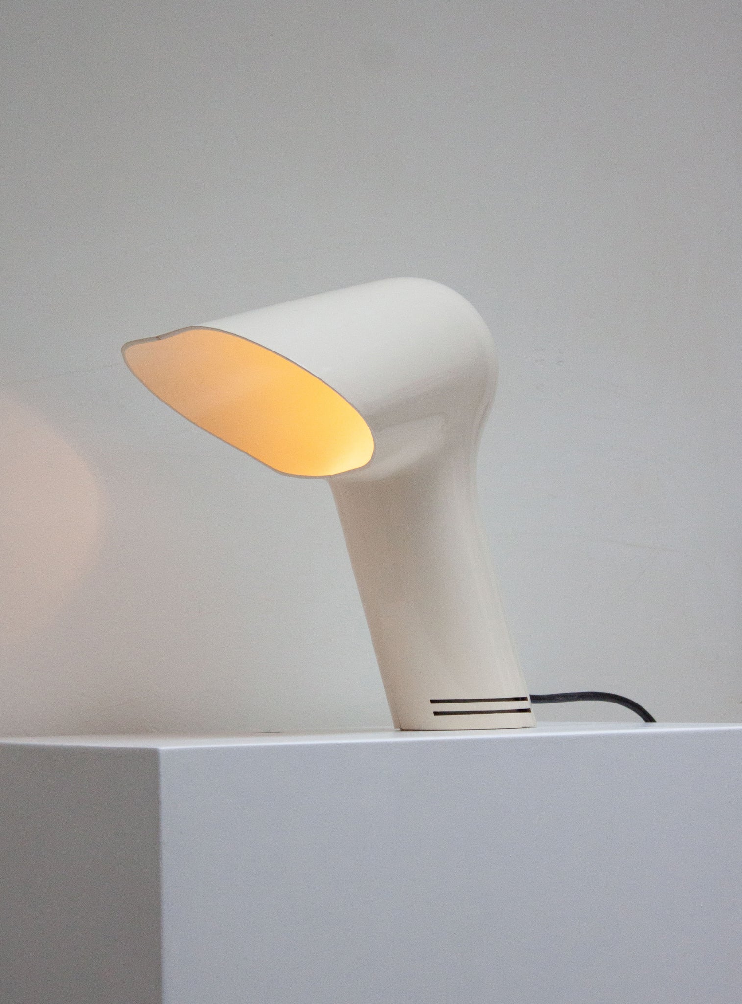 Guzzini Sorella Desk Lamp by Harvey Guzzini (White)
