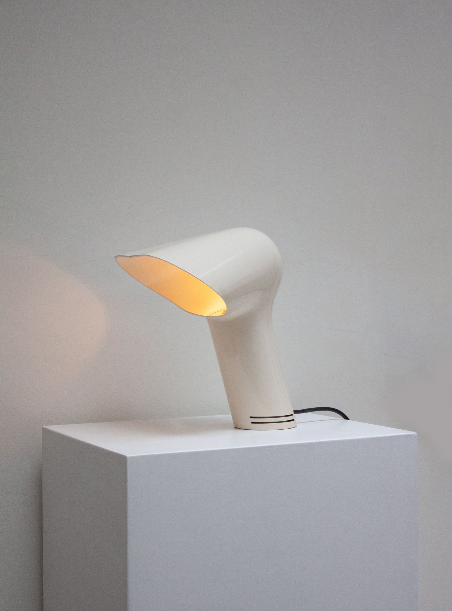 Guzzini Sorella Desk Lamp by Harvey Guzzini (White)