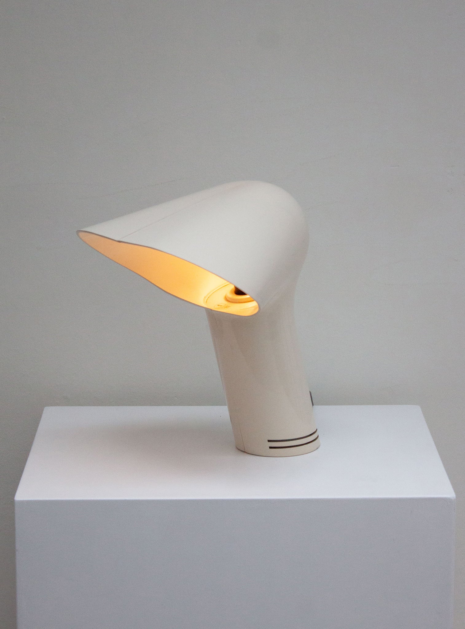 Guzzini Sorella Desk Lamp by Harvey Guzzini (White)
