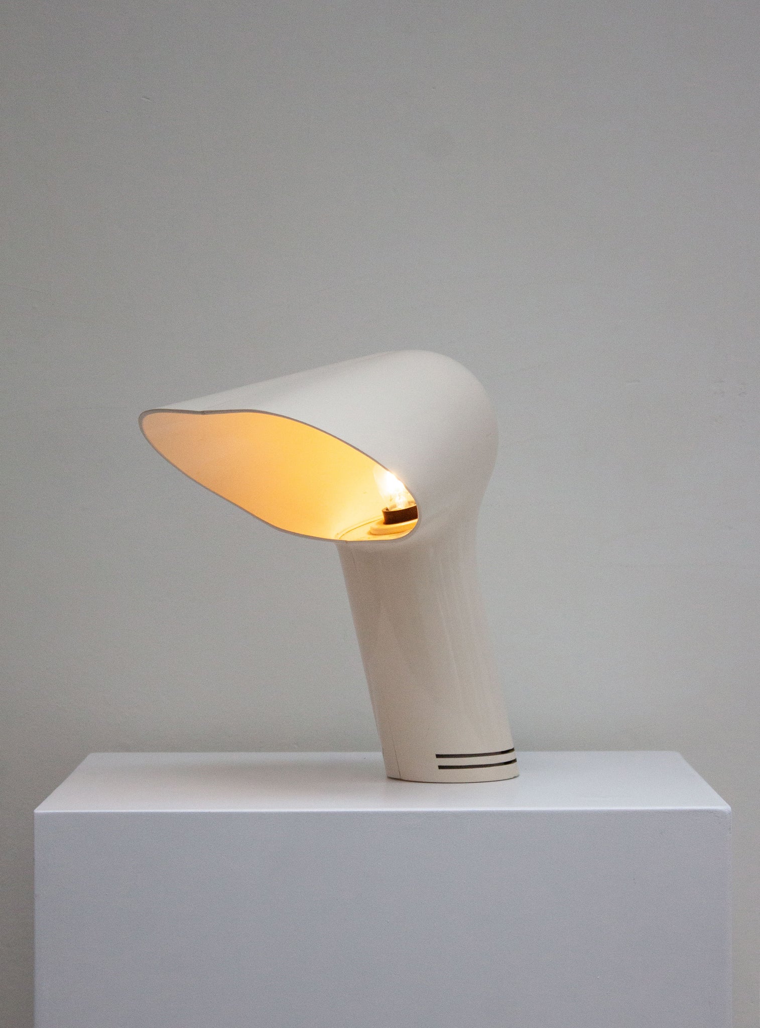 Guzzini Sorella Desk Lamp by Harvey Guzzini (White)