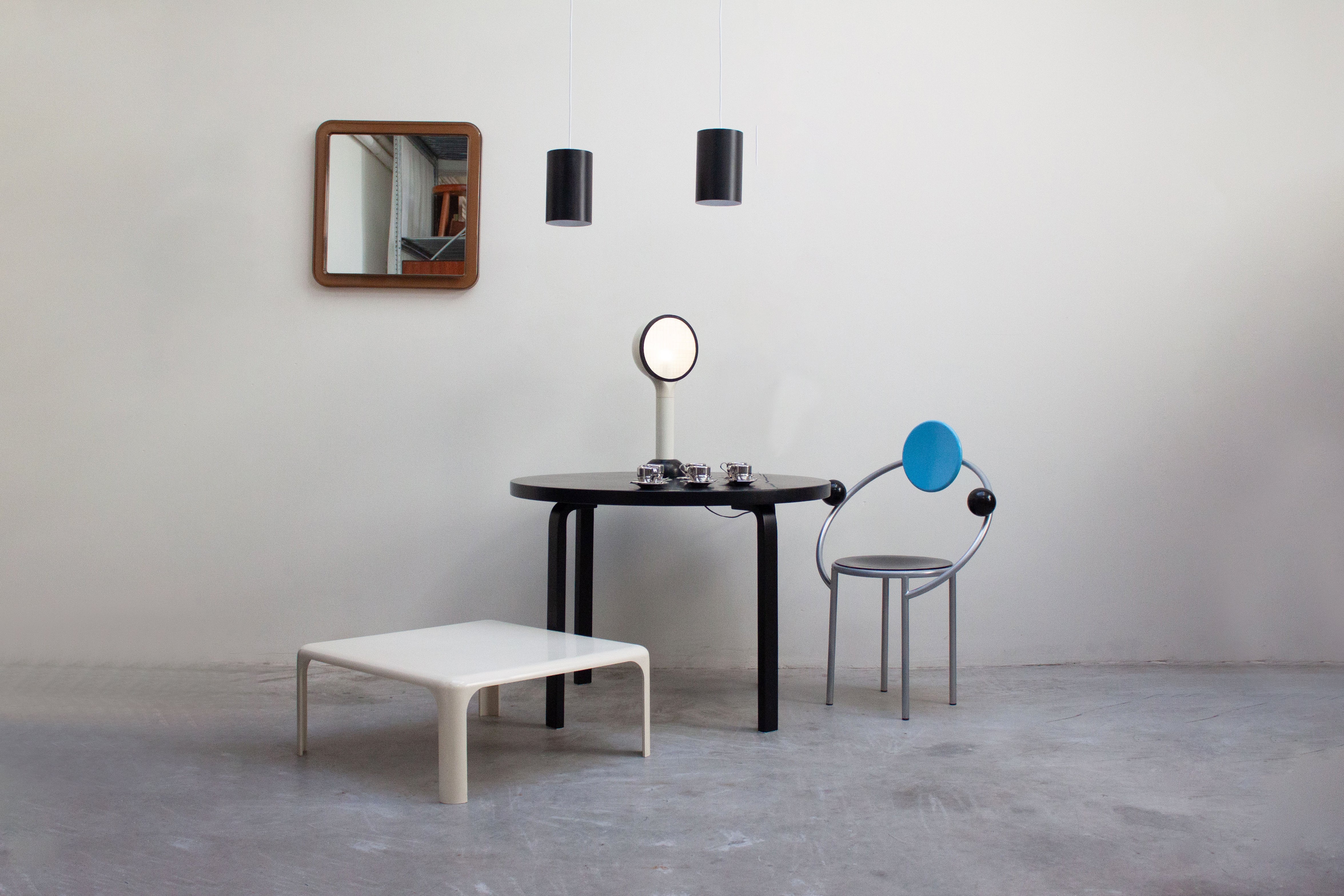 Artek 90A Round Dining Table by Alvar Aalto (Black) – JUKI AMSTERDAM
