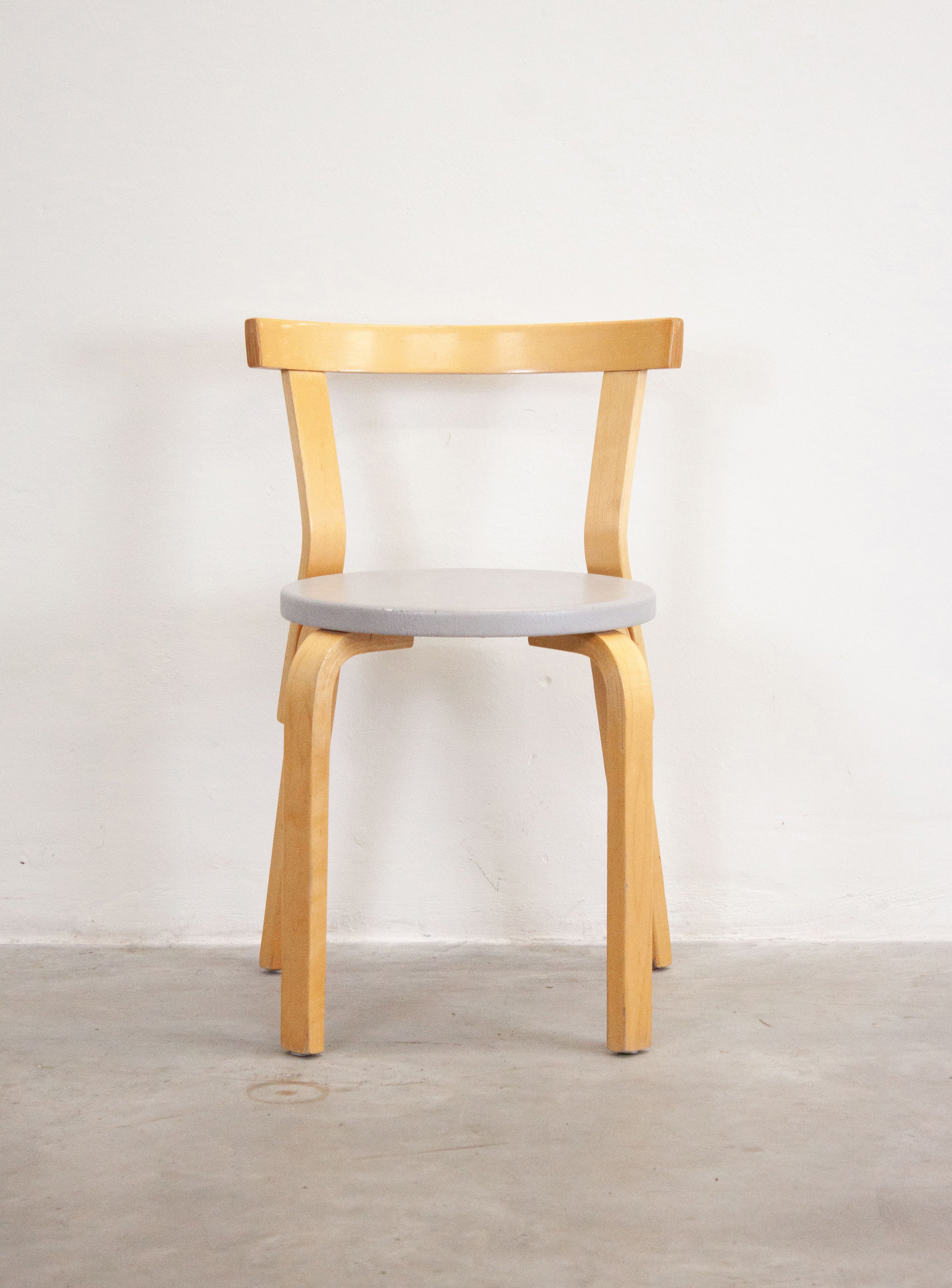 Artek Model 68 Chairs by Alvar Aalto (Grey) – JUKI AMSTERDAM