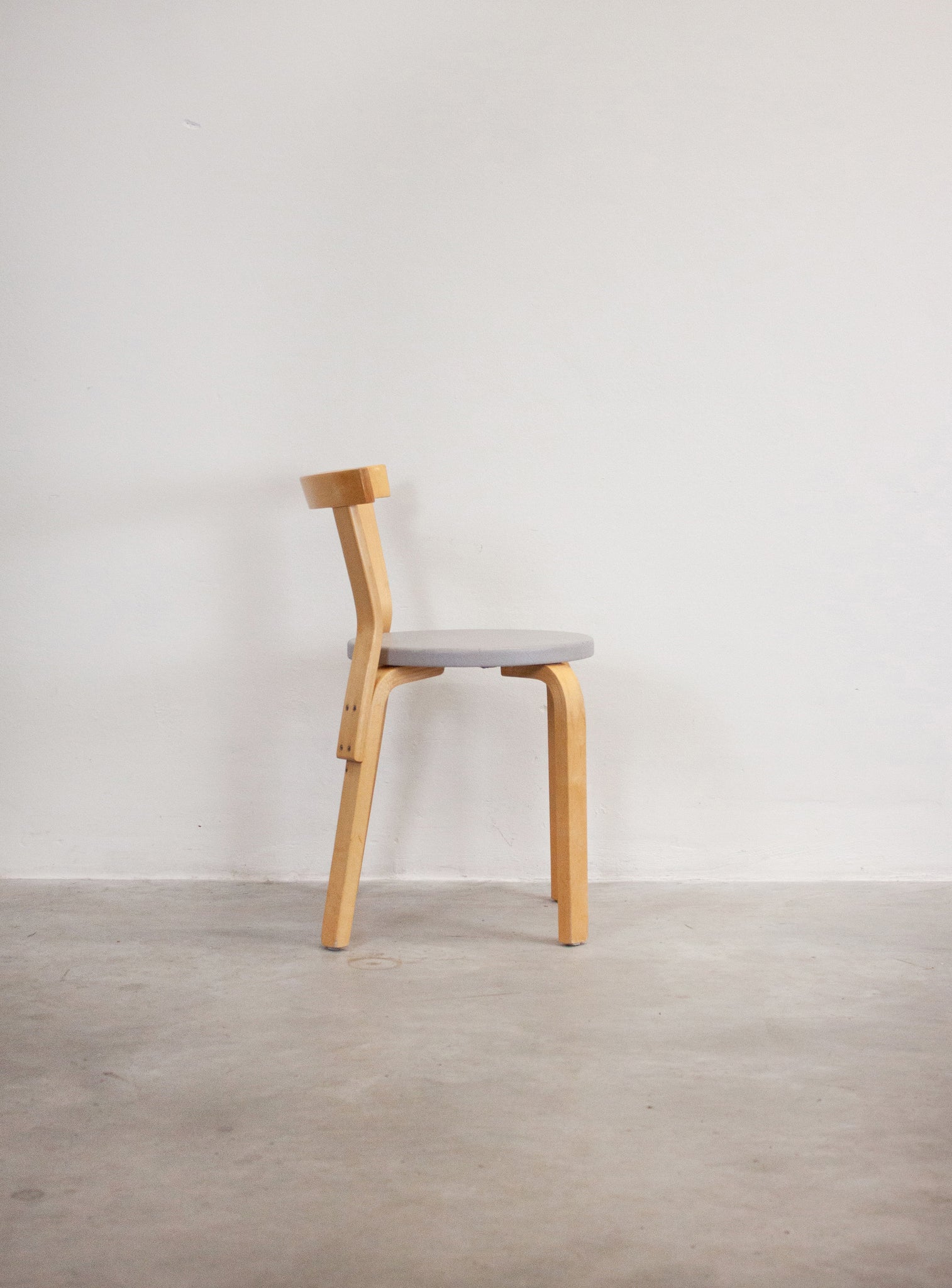 Artek Model 68 Chairs by Alvar Aalto (Grey)