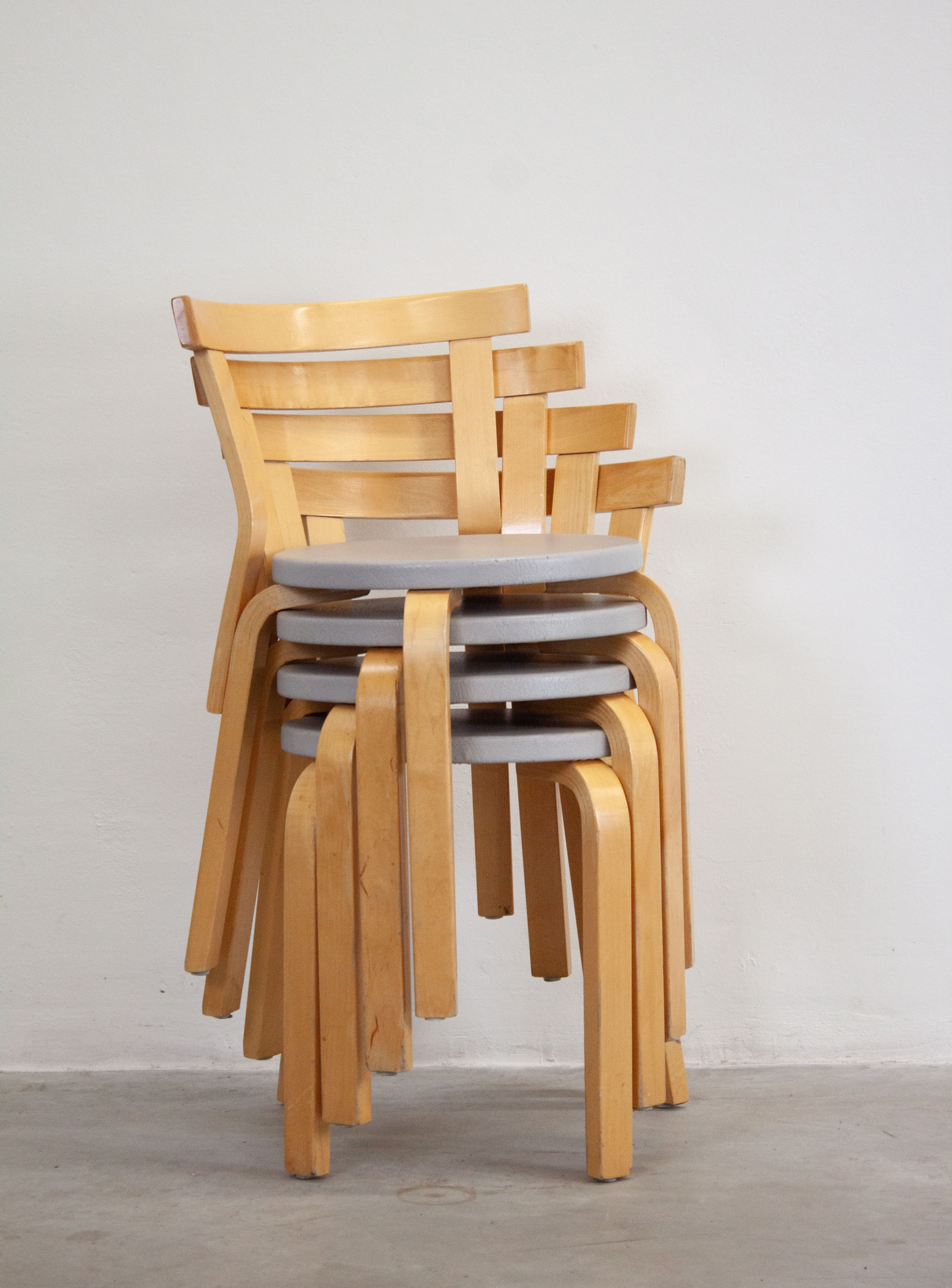 artek alvar aaltoグレー1つ スツール60 アルヴァ・アアルト グレー アルテック75周年