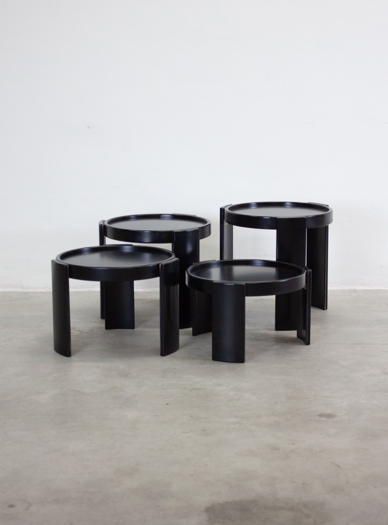 Cassina Nesting Tables by Gianfranco Frattini (Black)