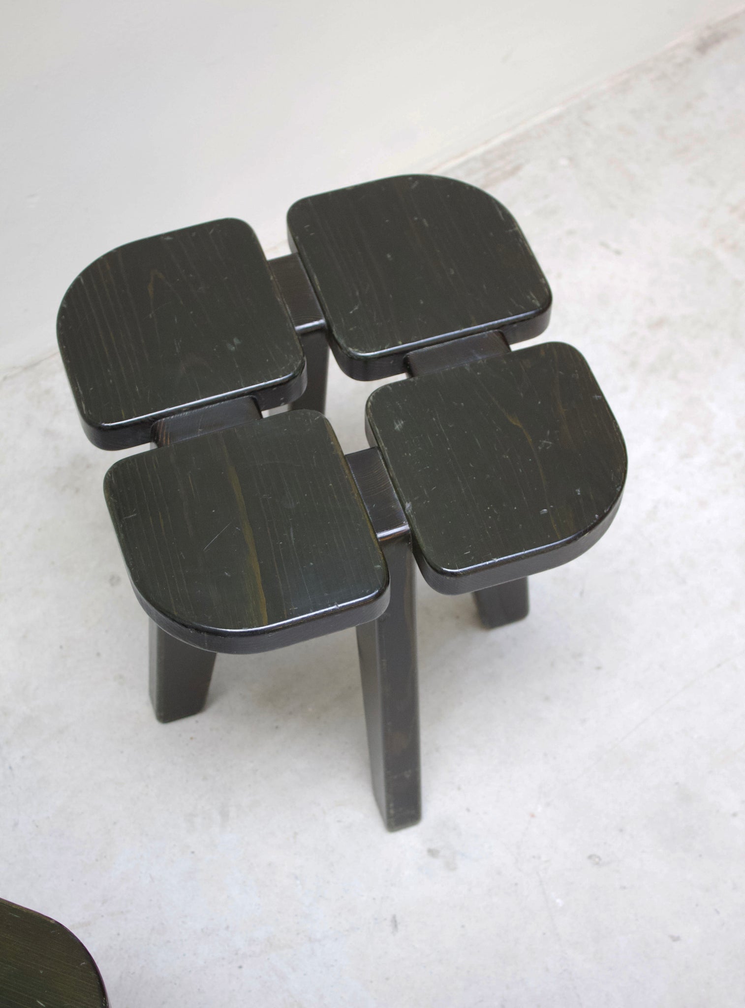 Keravan Puusepäntehdas Apila Stool by Rauni Peippo (Dark Green)