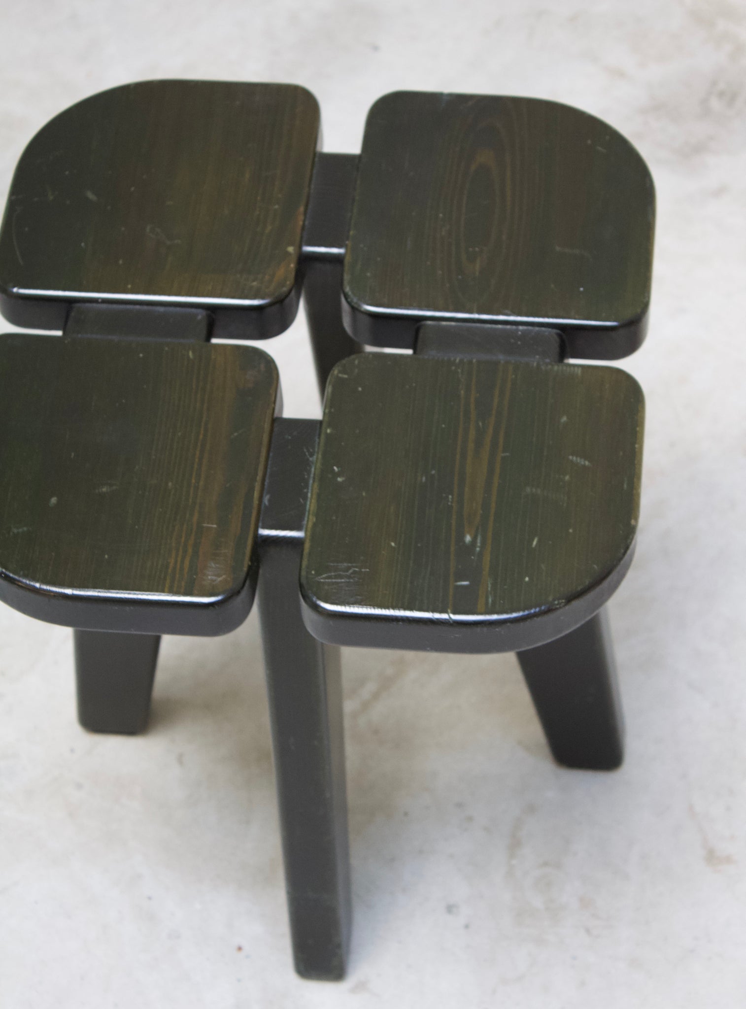 Keravan Puusepäntehdas Apila Stool by Rauni Peippo (Dark Green)