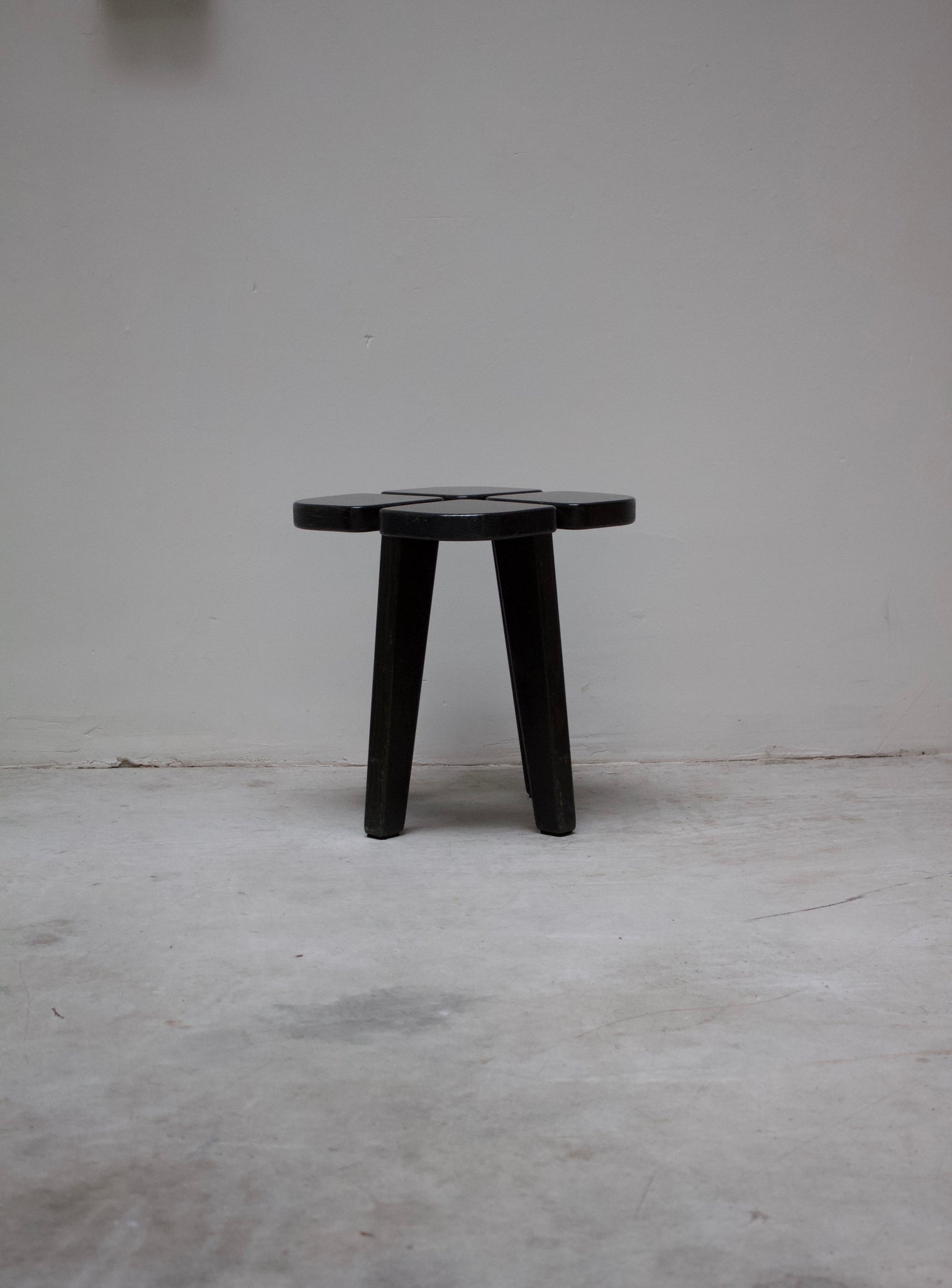 Keravan Puusepäntehdas Apila Stool by Rauni Peippo (Dark Green)