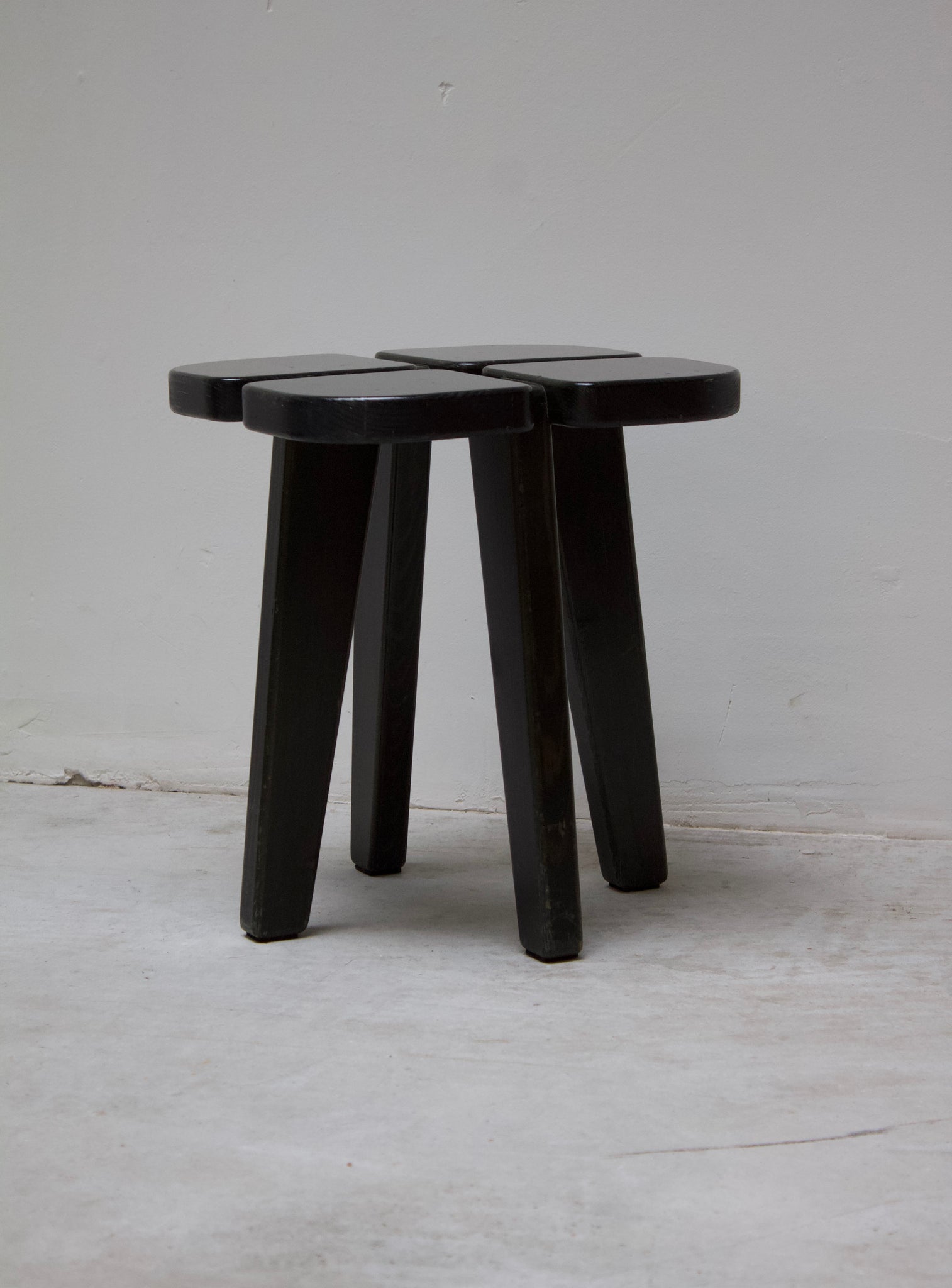 Keravan Puusepäntehdas Apila Stool by Rauni Peippo (Dark Green)