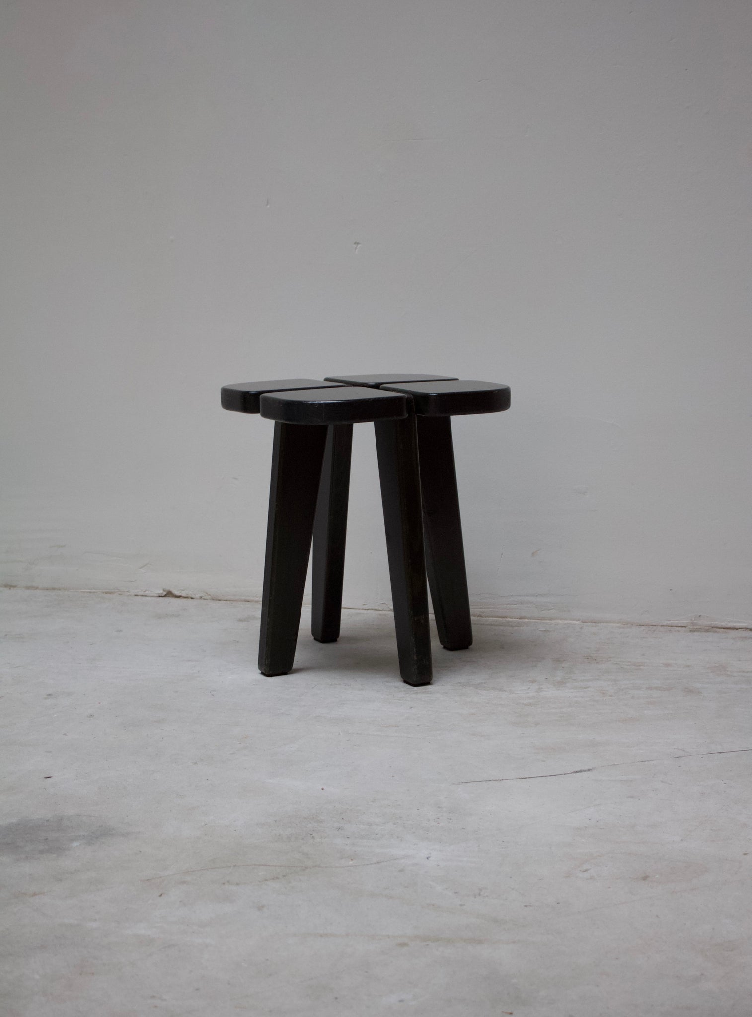 Keravan Puusepäntehdas Apila Stool by Rauni Peippo (Dark Green)
