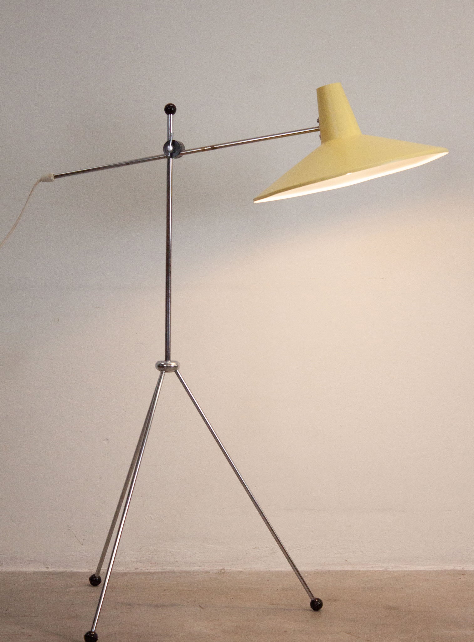 Vintage Tripod Floor Lamp (Yellow)