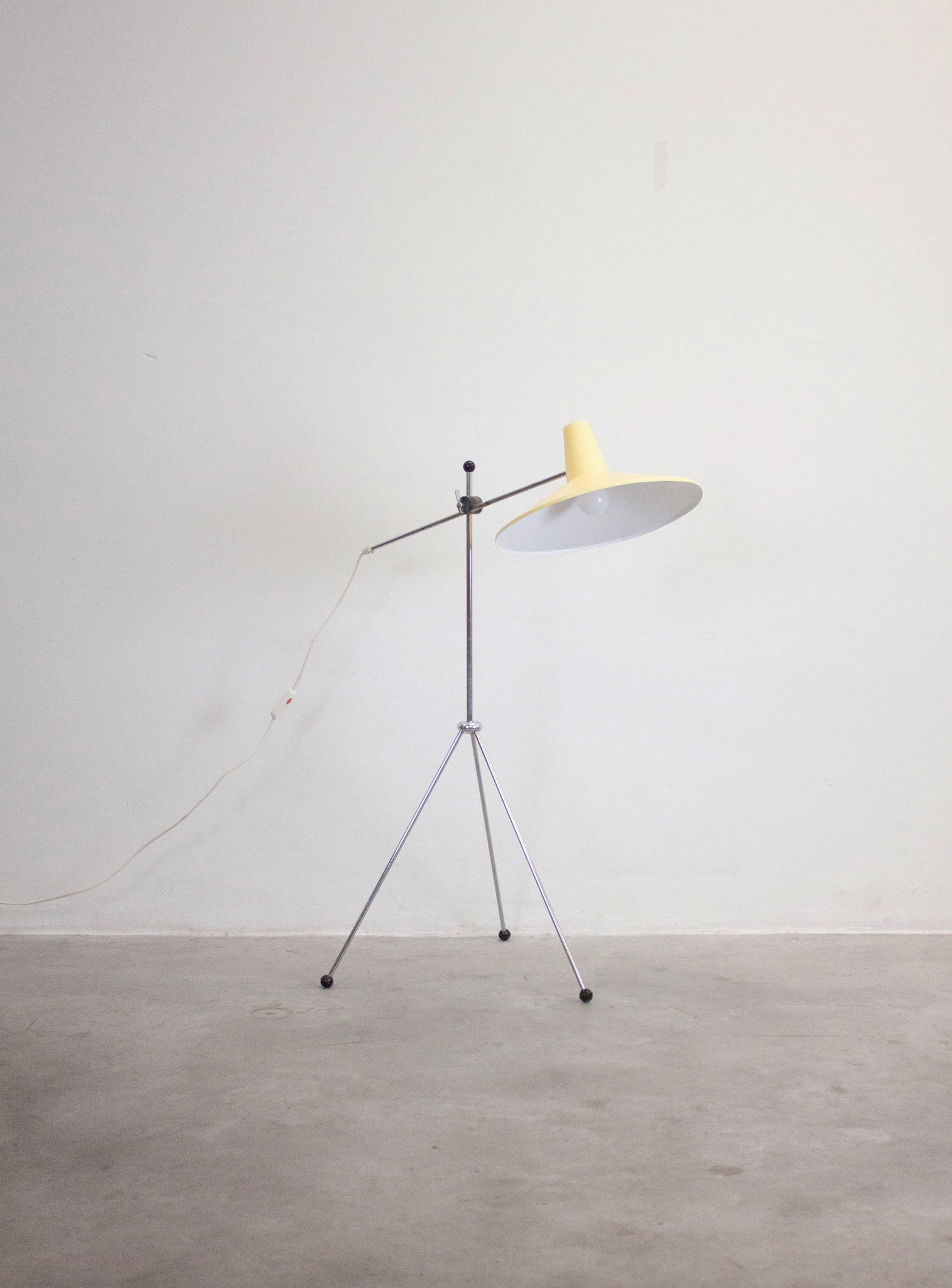 Vintage Tripod Floor Lamp (Yellow)