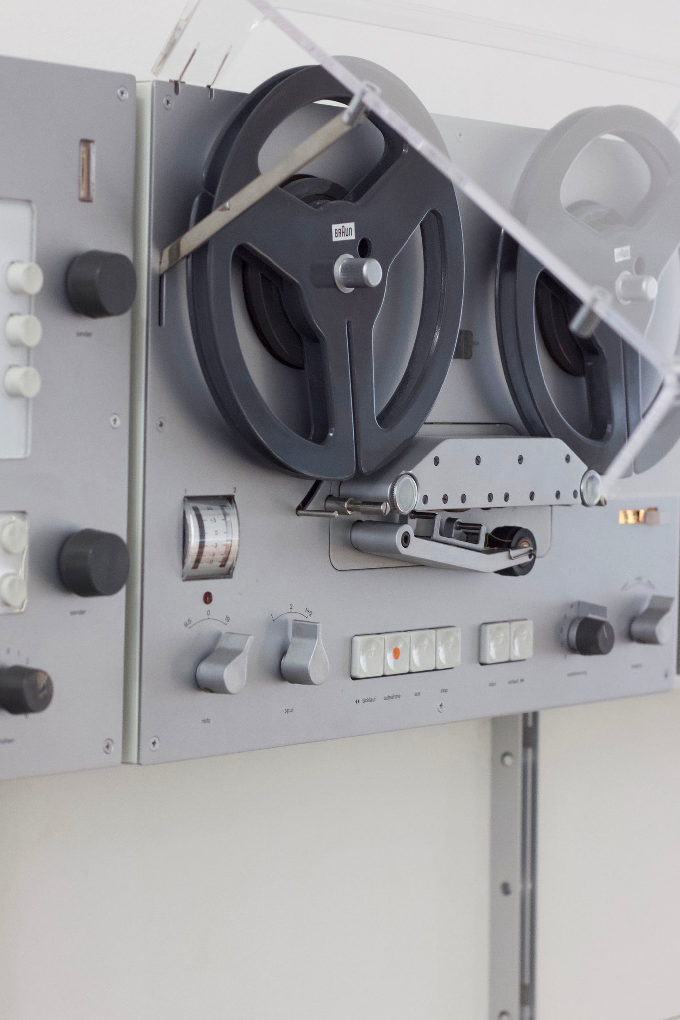 Braun Hi-Fi Wandanlage Stereo Wall Unit by Dieter Rams