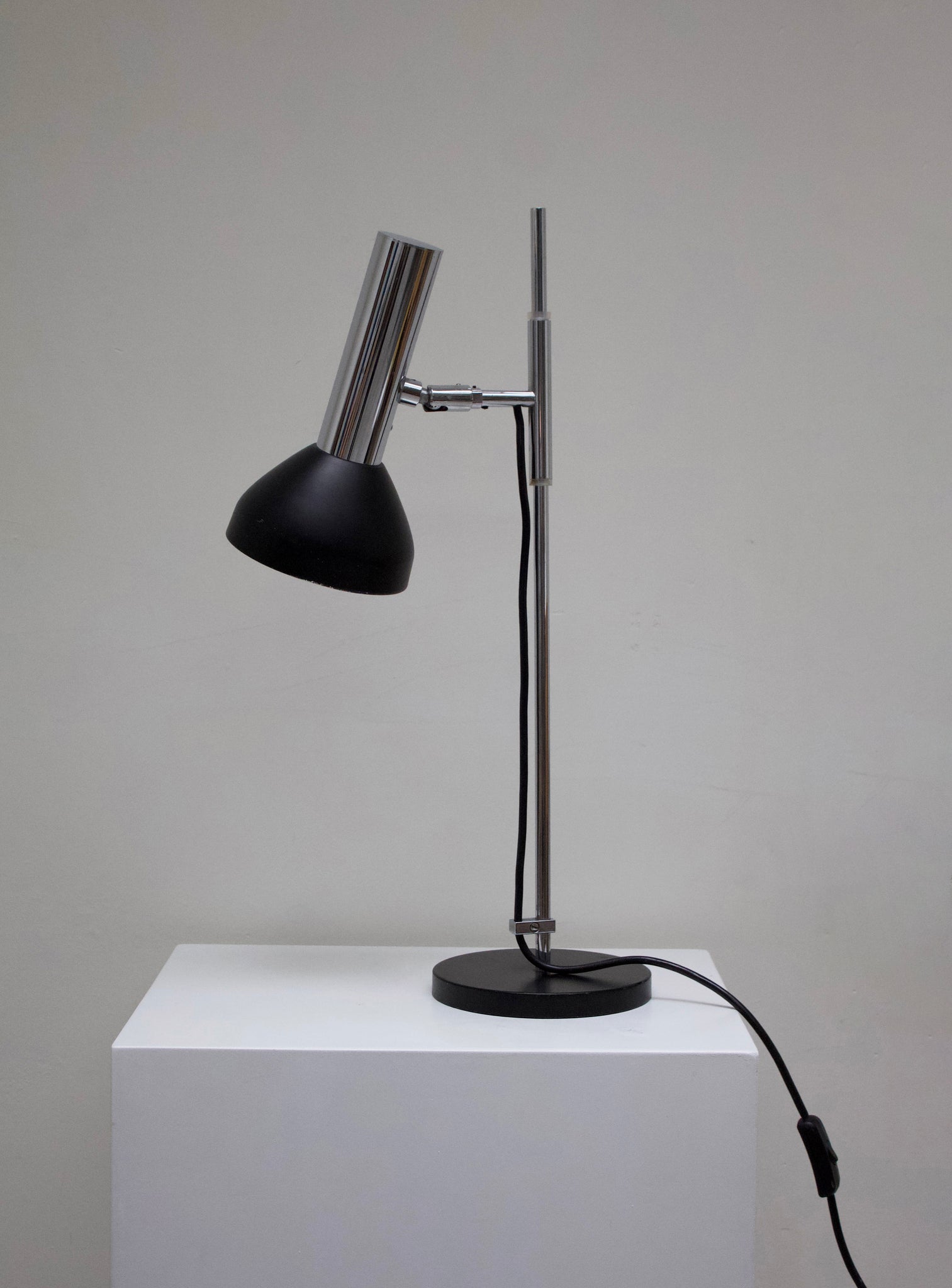 Vintage Chrome Desk Lamp (Black)