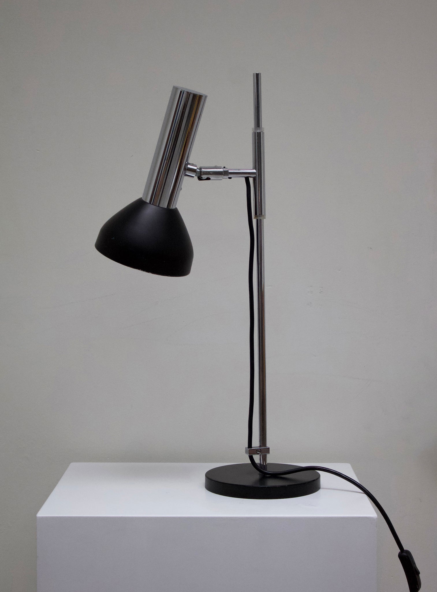 Vintage Chrome Desk Lamp (Black)