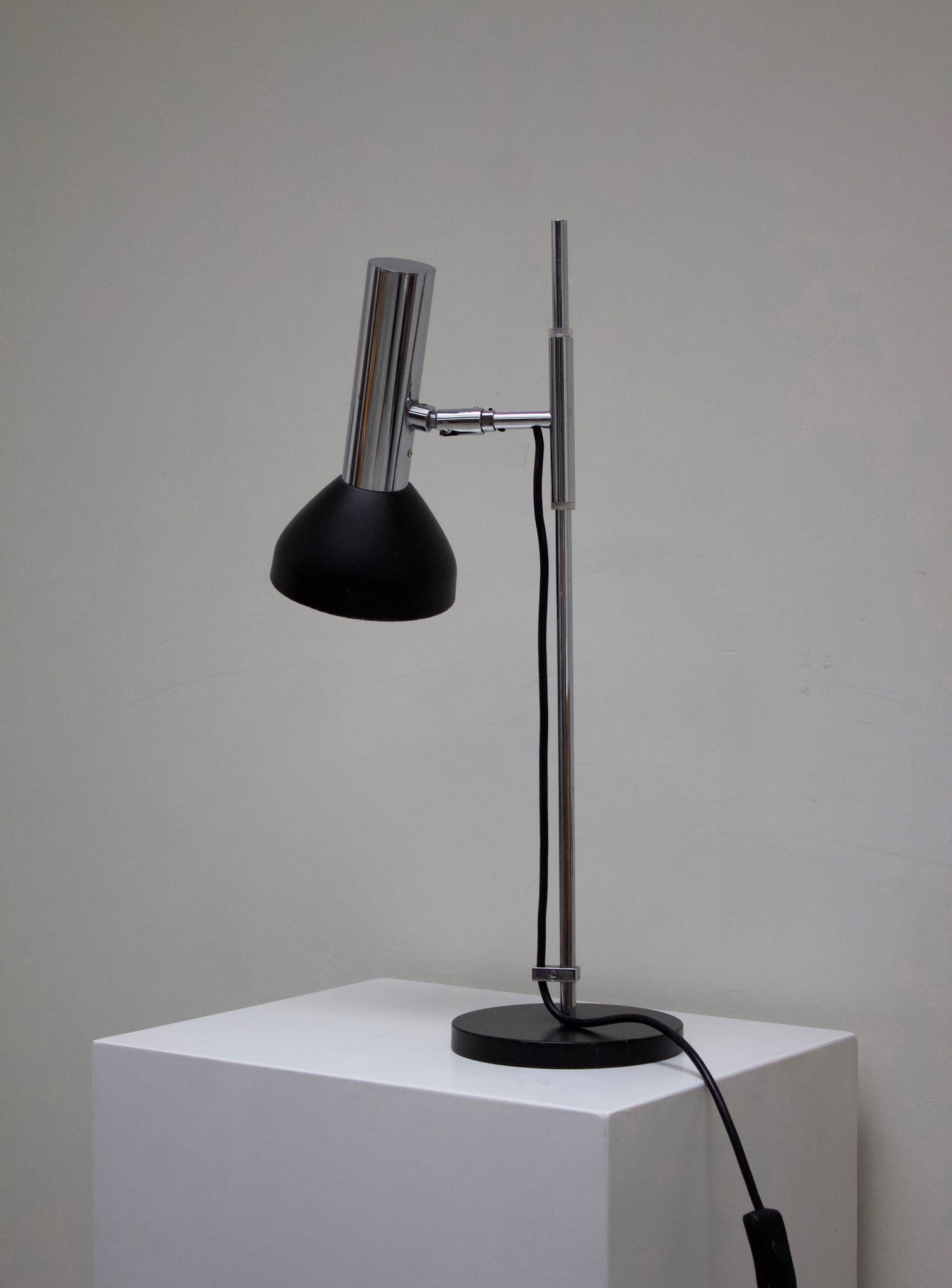 Vintage Chrome Desk Lamp (Black)
