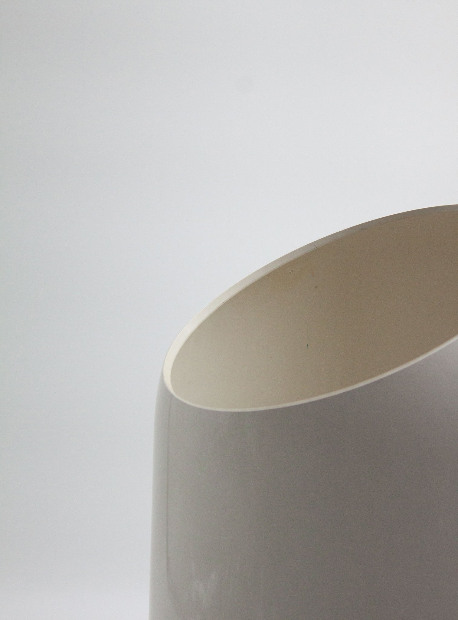 Gedy Trash Bin by Makio Huisake (White)