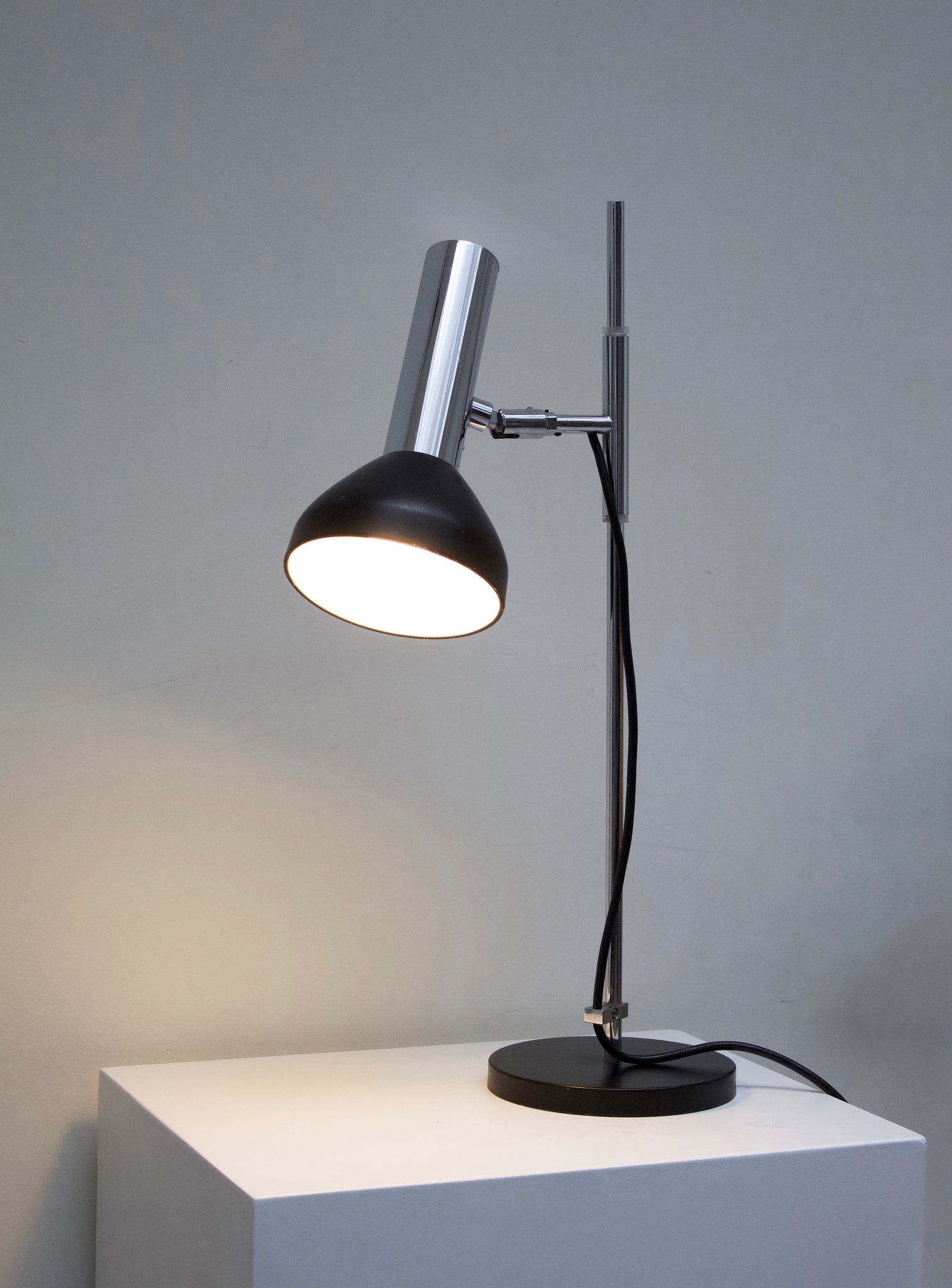 Vintage Chrome Desk Lamp (Black)