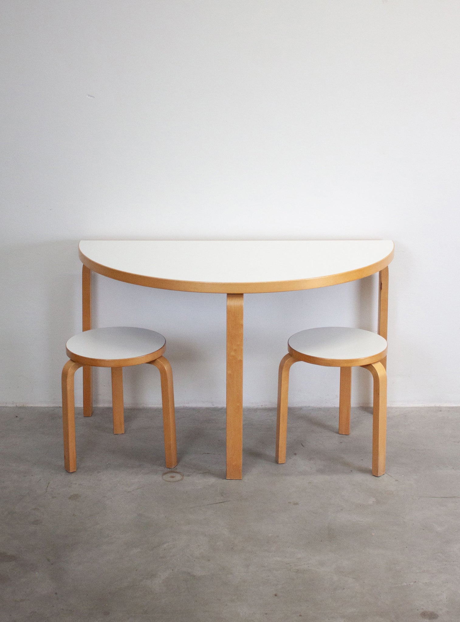 Artek Model 95 Half Round Dining Table by Alvar Aalto (White)