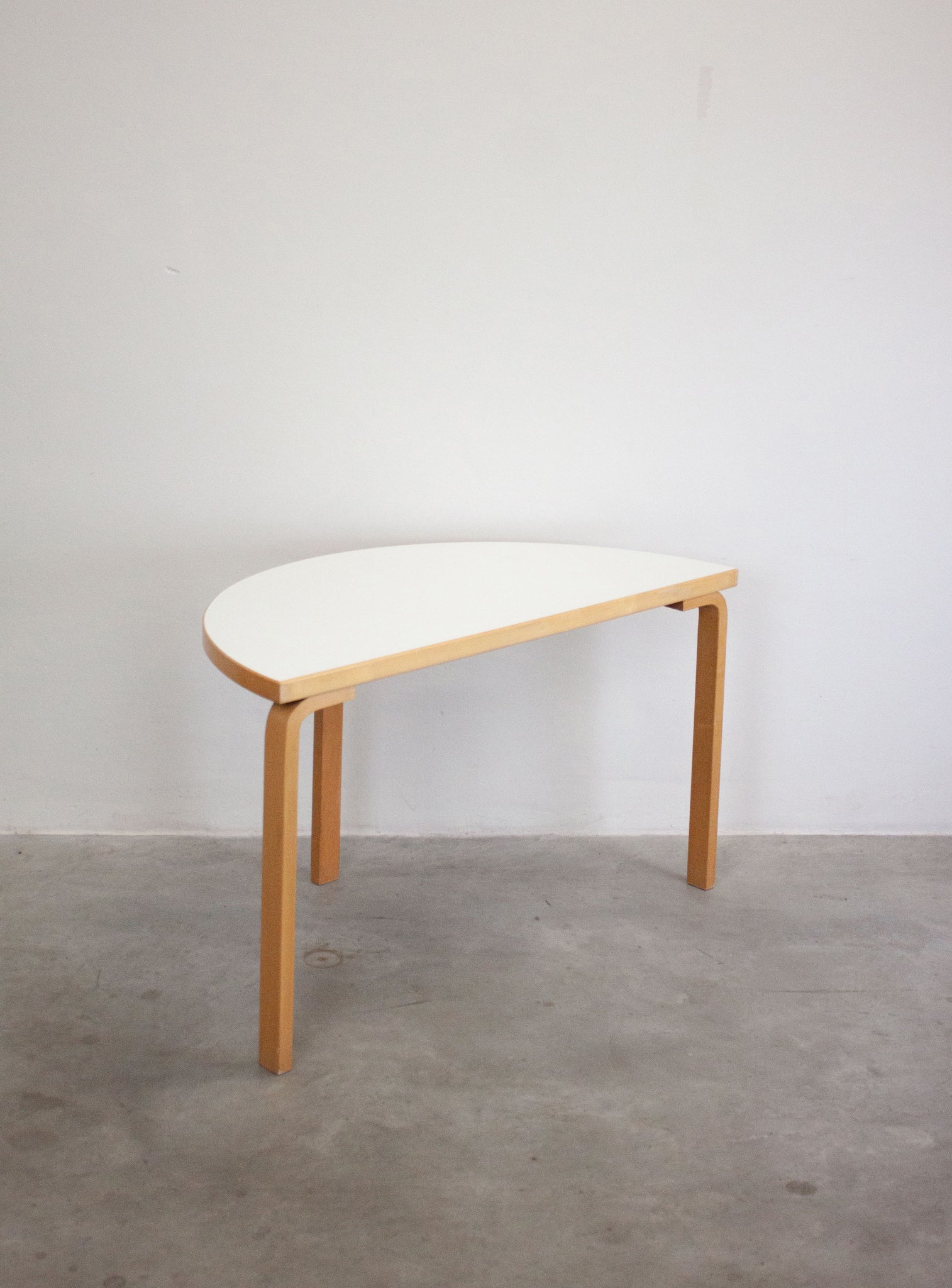 Artek Model 95 Half Round Dining Table by Alvar Aalto (White)