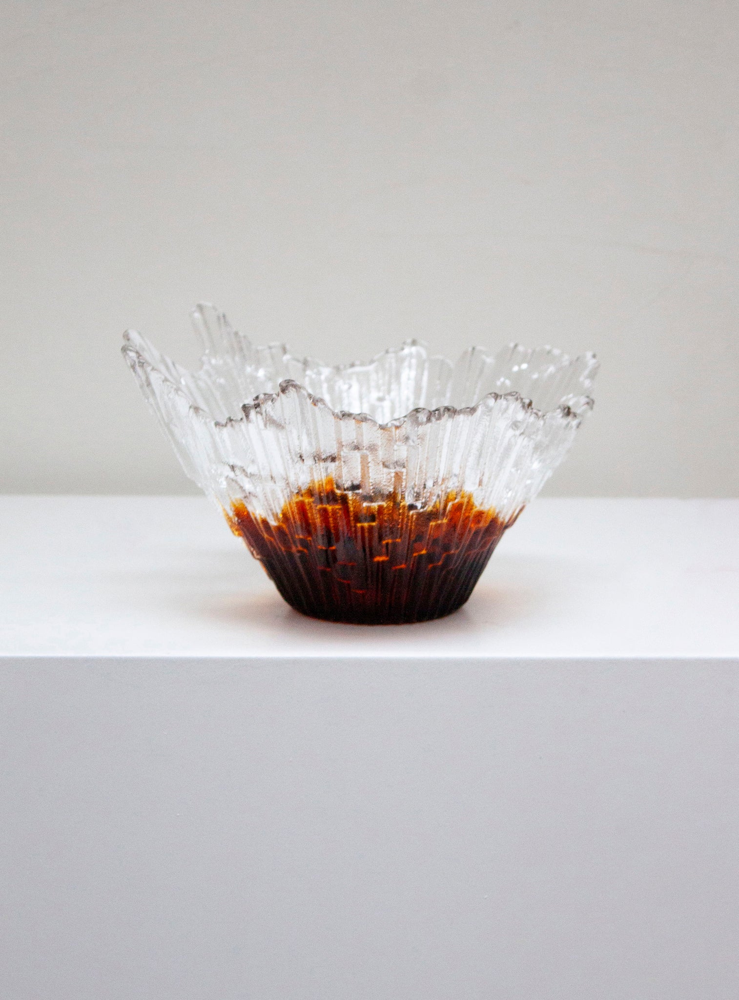 Humppila Revontulet Glass Bowl by Pertti Santalahti (Amber)