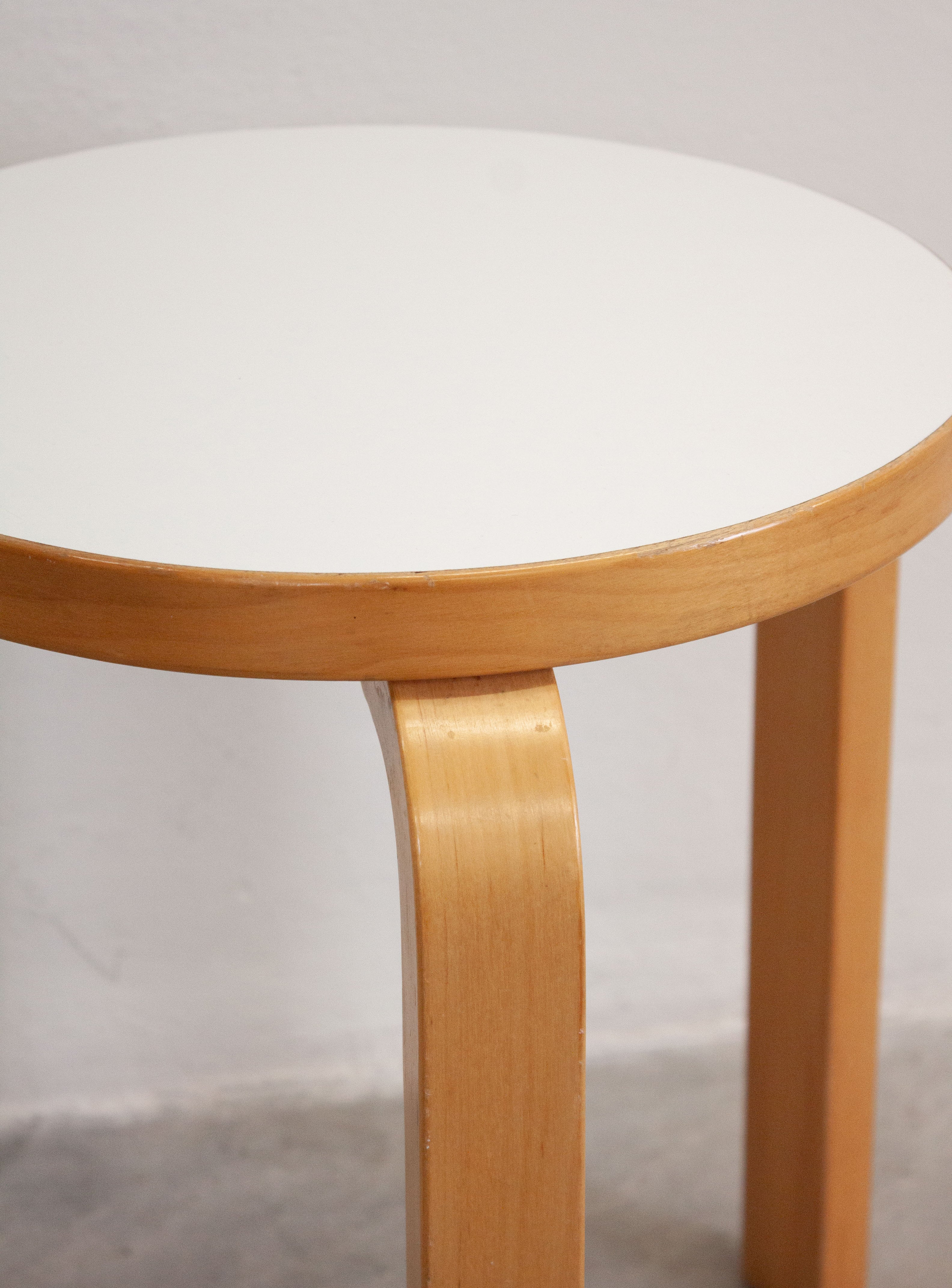 Artek Model 60 Stool by Alvar Aalto (White) – JUKI AMSTERDAM