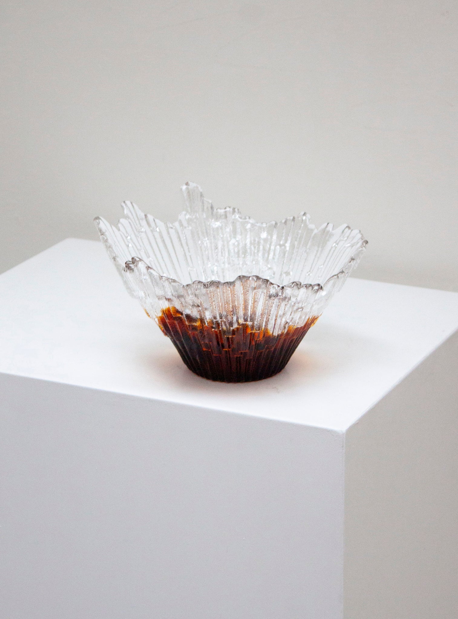 Humppila Revontulet Glass Bowl by Pertti Santalahti (Amber)