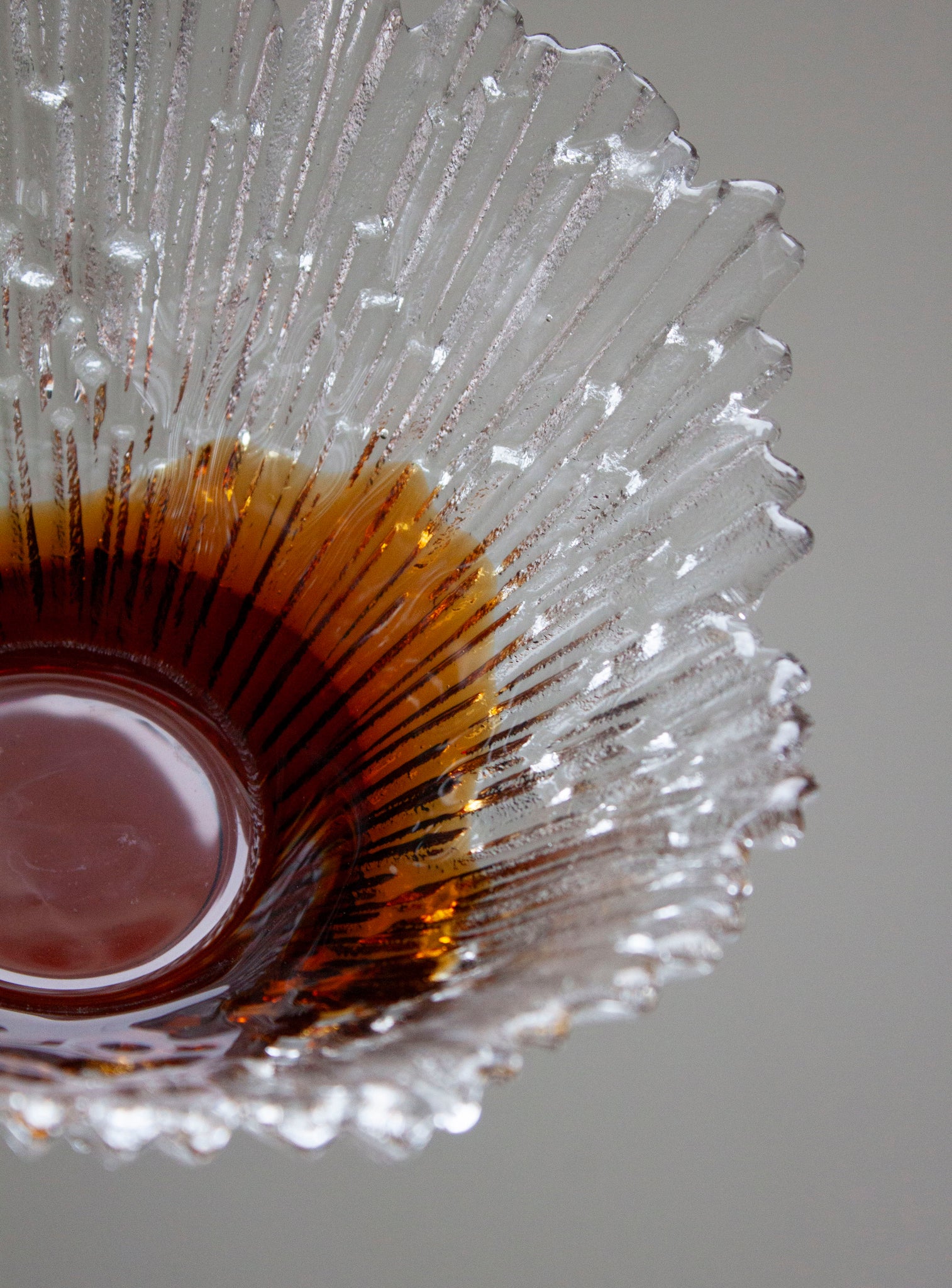 Humppila Revontulet Glass Bowl by Pertti Santalahti (Amber)