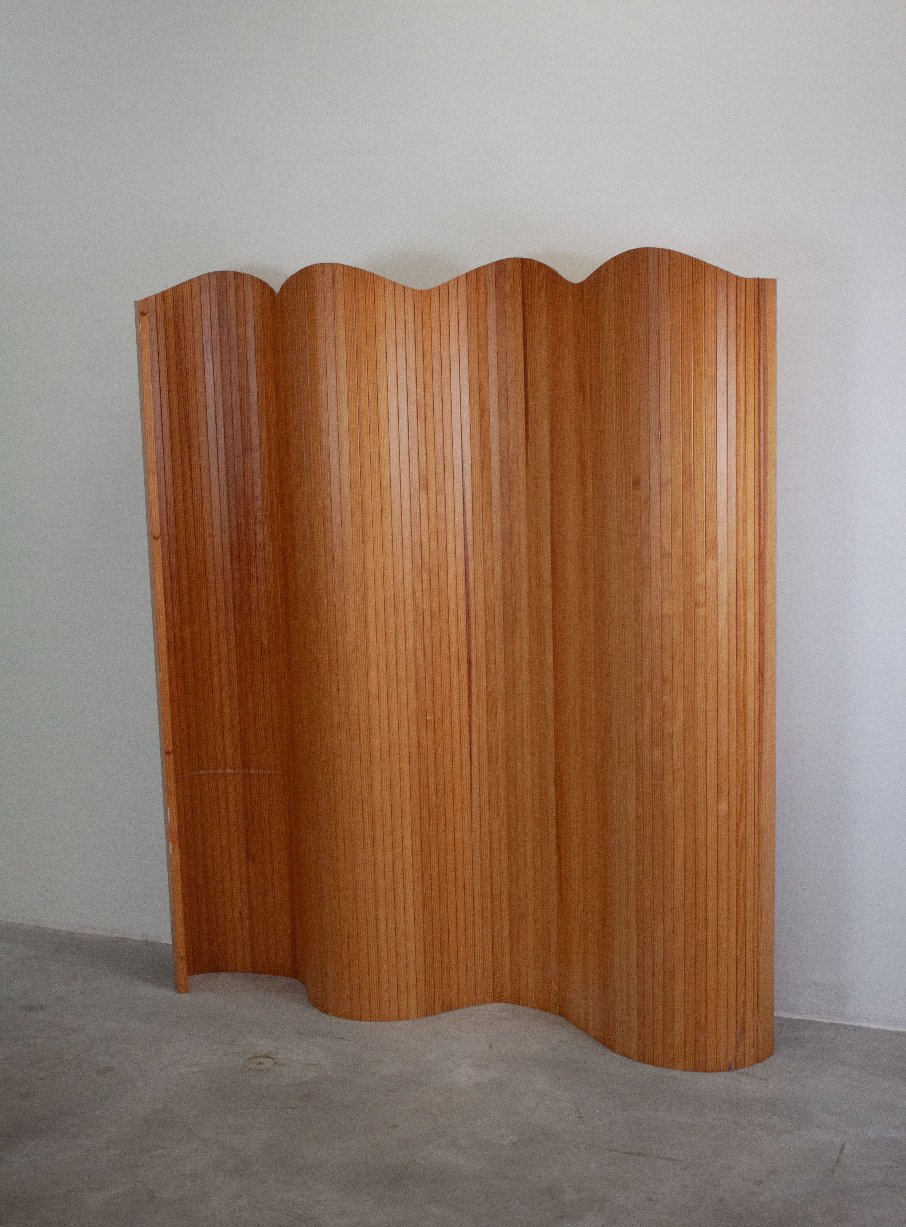 Tambour Screen Room Divider by Jomain Baumann (Pine) – JUKI