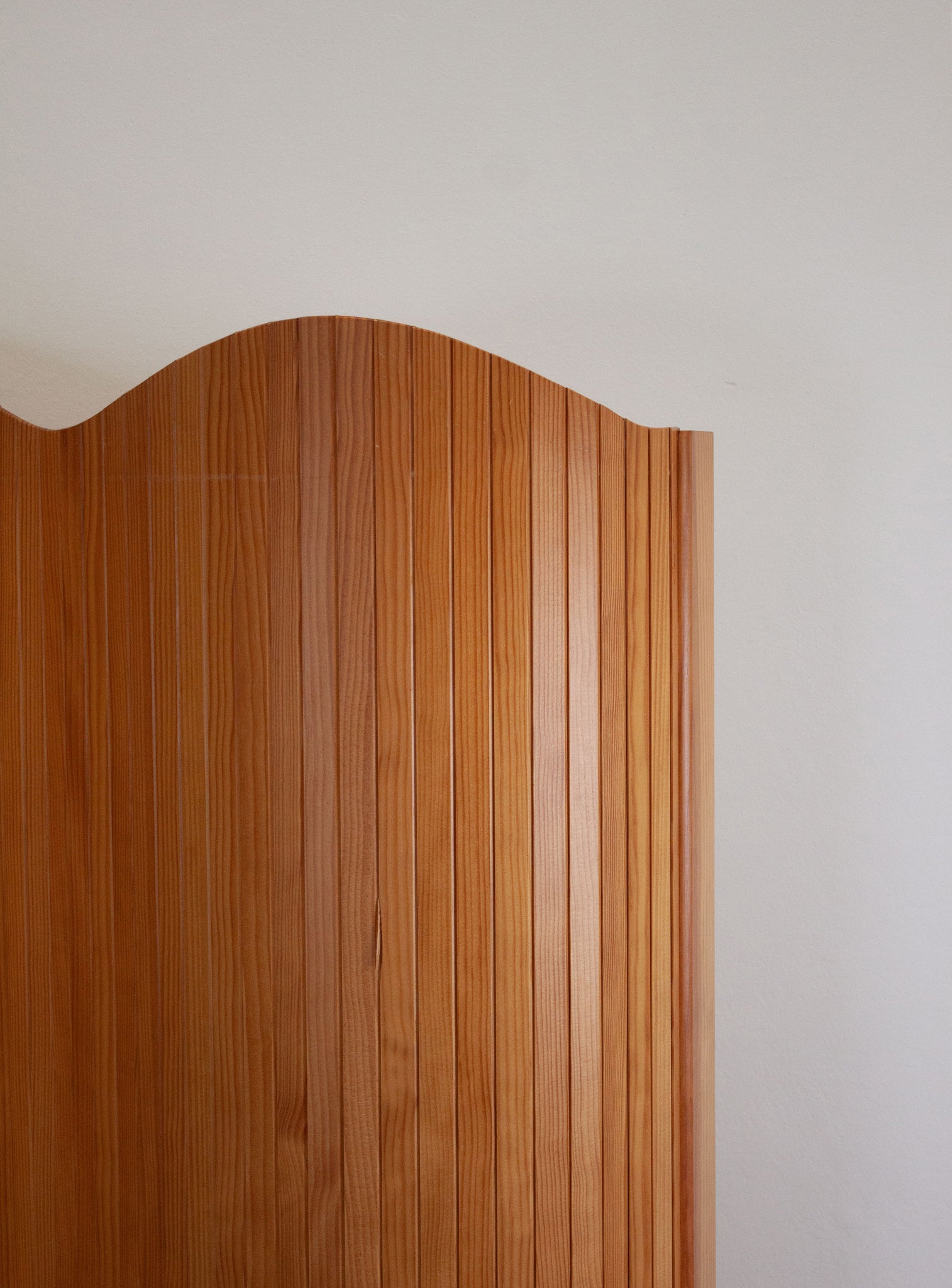 Tambour Screen Room Divider by Jomain Baumann (Pine)