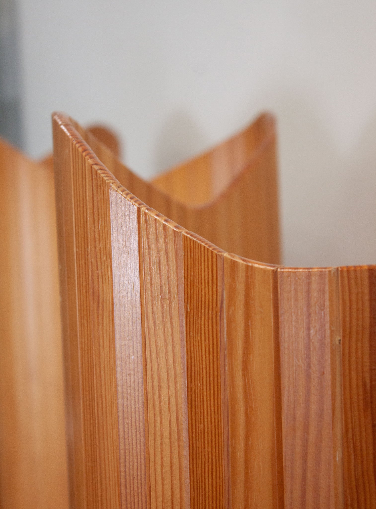 Tambour Screen Room Divider by Jomain Baumann (Pine)