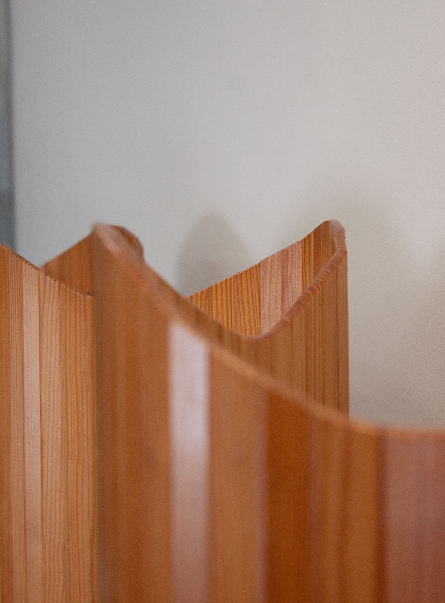 Tambour Screen Room Divider by Jomain Baumann (Pine)