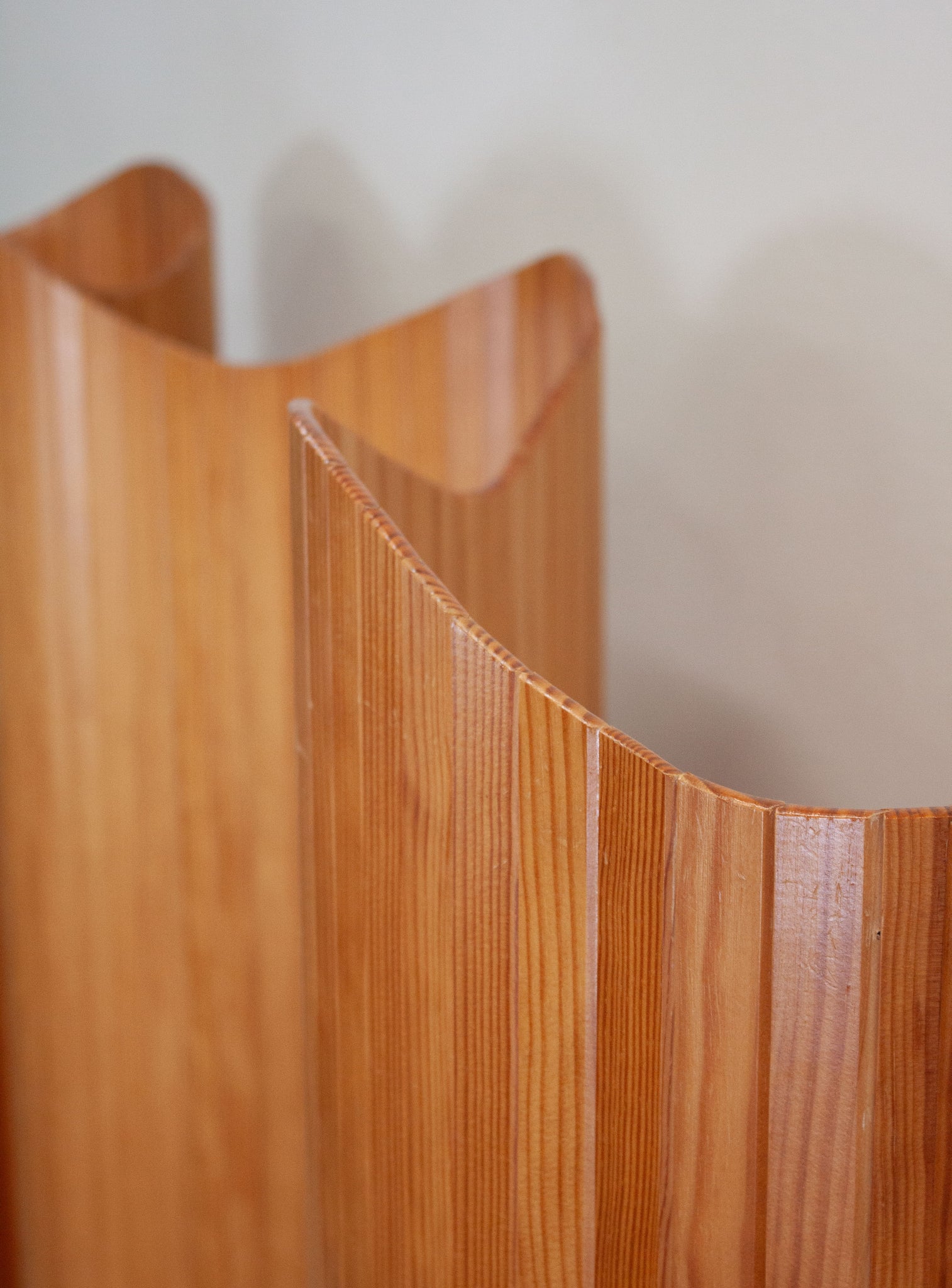 Tambour Screen Room Divider by Jomain Baumann (Pine)