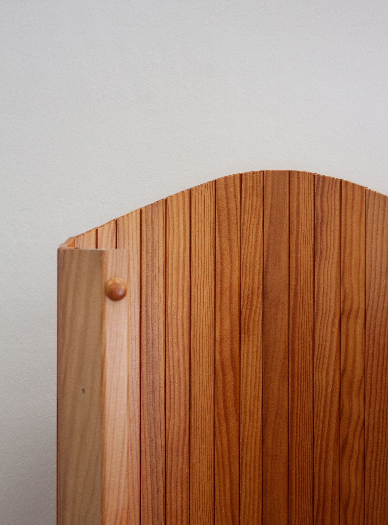 Tambour Screen Room Divider by Jomain Baumann (Pine)