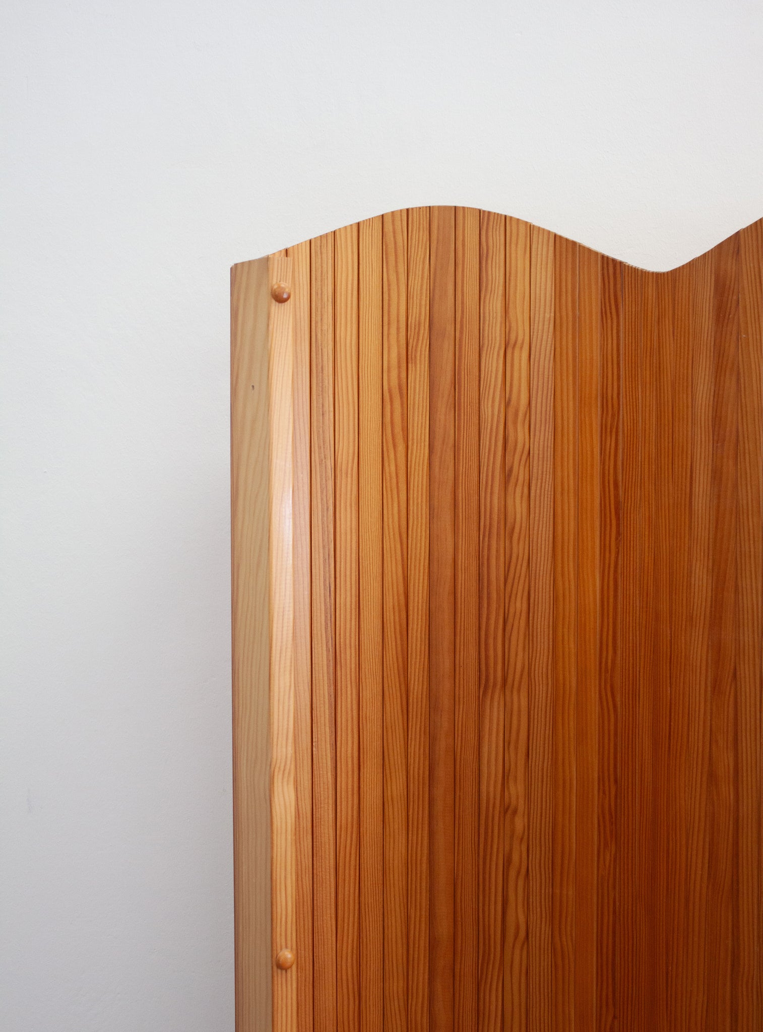 Tambour Screen Room Divider by Jomain Baumann (Pine)