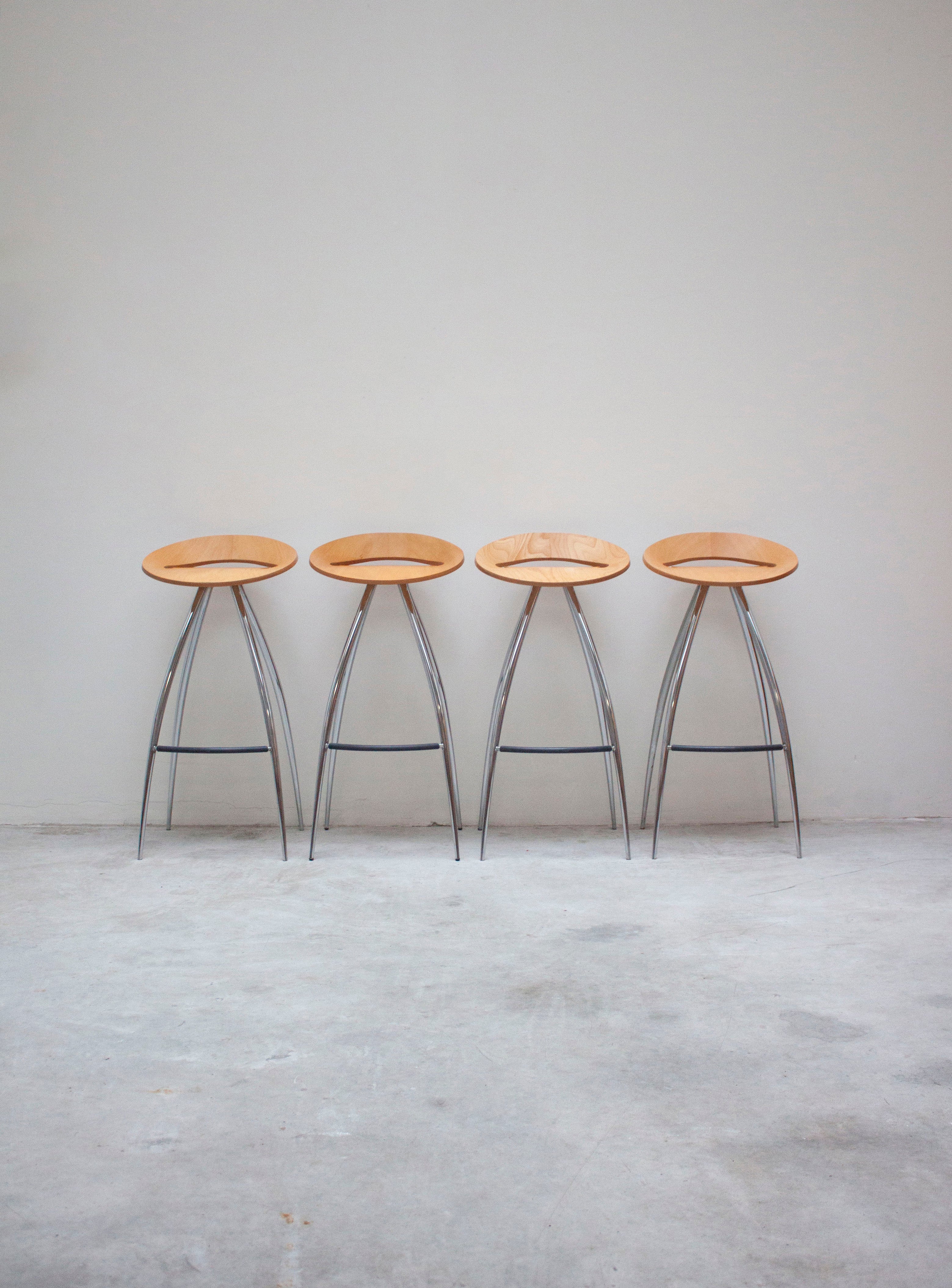 MAGIS Lyra スツール ハイタイプ　ゴム1 Magis Lyra Bar Stools by Design Group Italia – JUKI AMSTERDAM