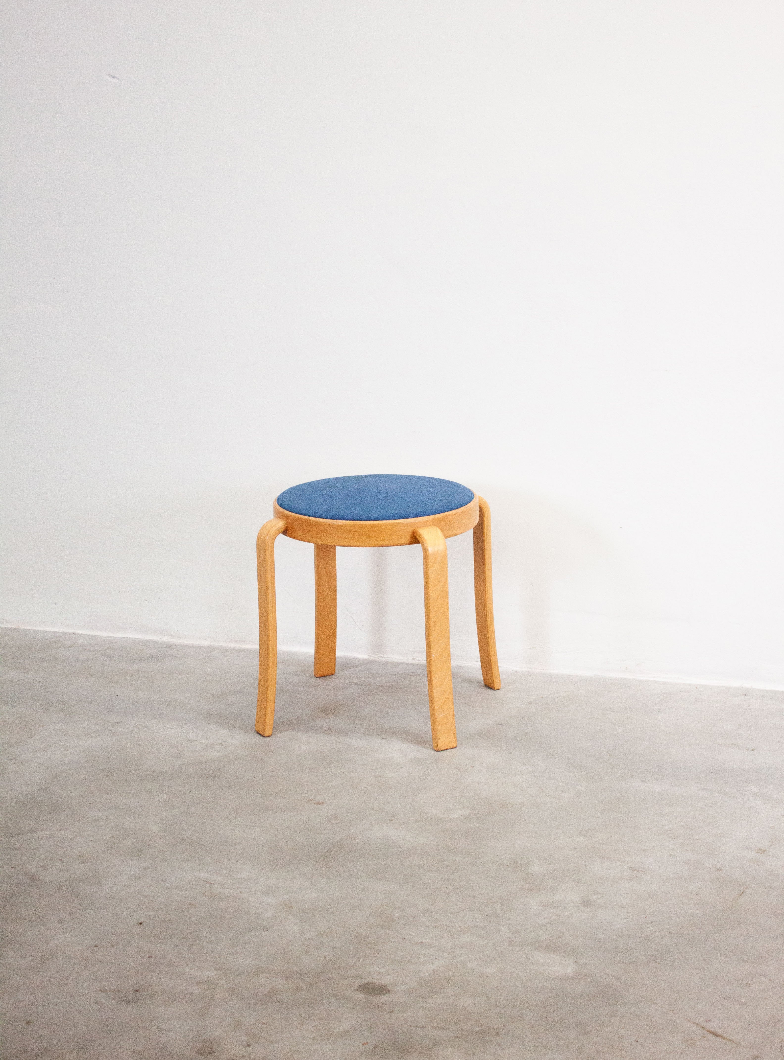 MagnusOlesen8000StoolbyRudThyg