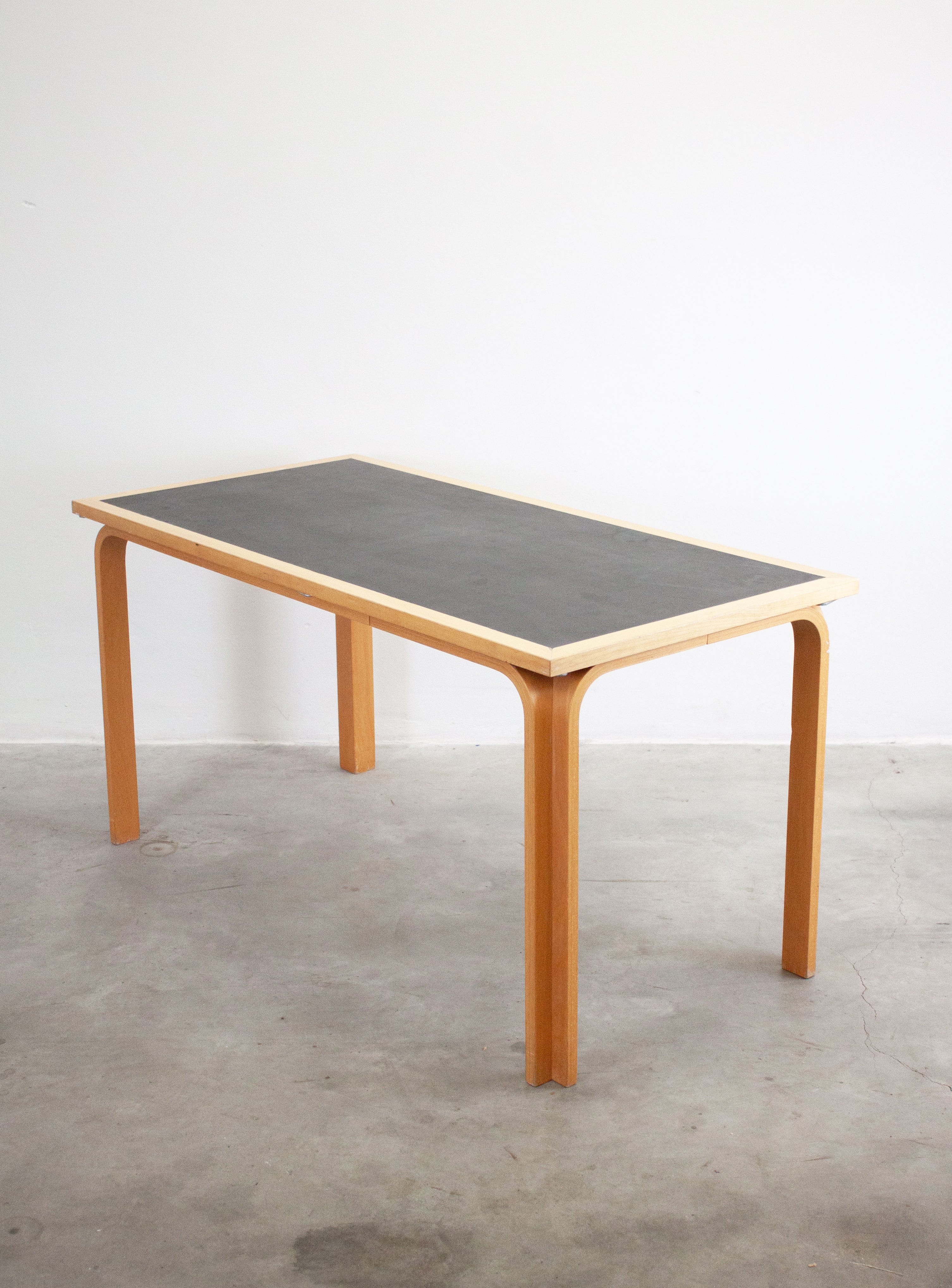 Magnus Olesen Dining Table by Rud Thygesen & Johnny Sørensen (Black) – JUKI  AMSTERDAM