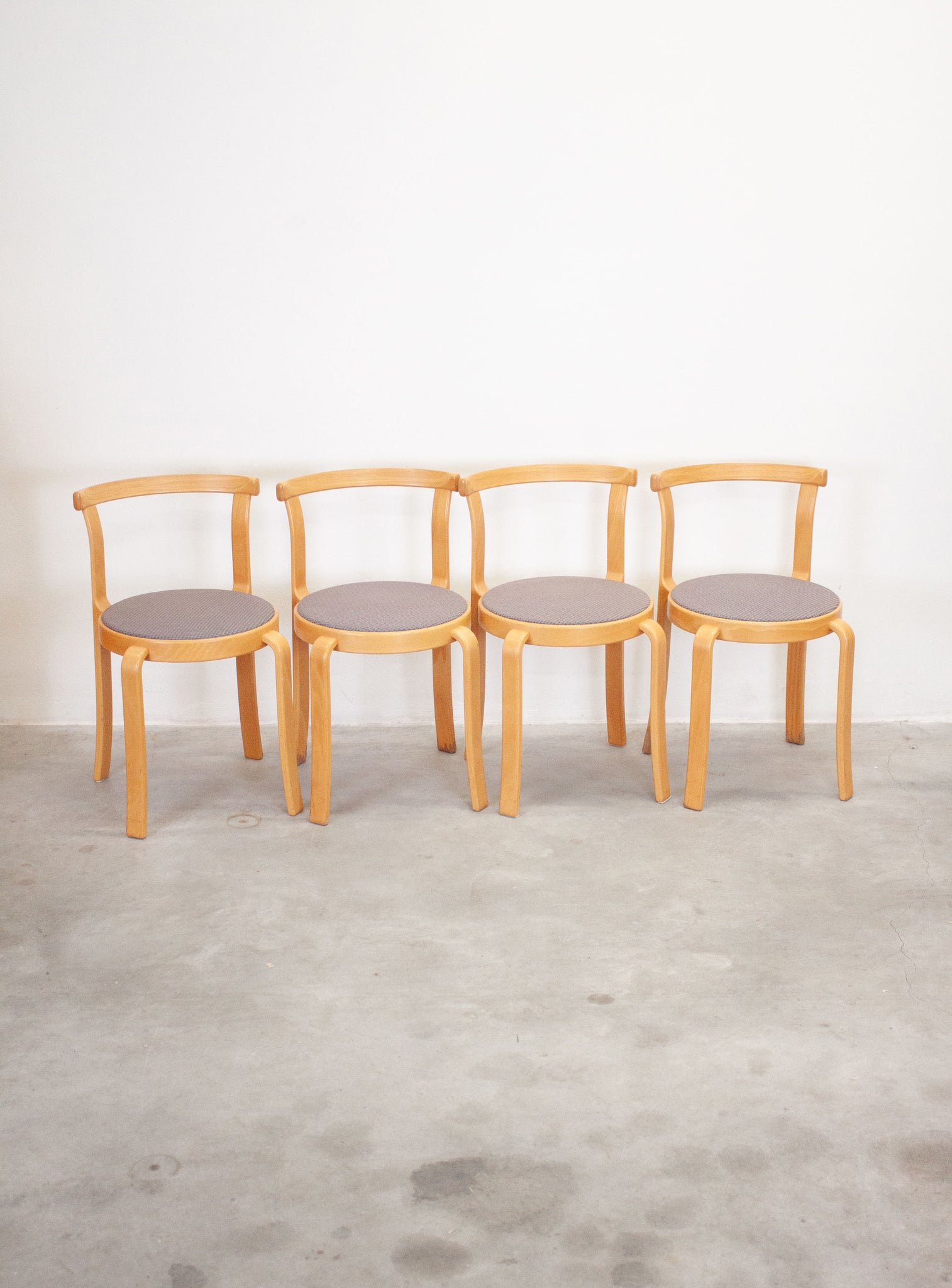 Magnus Olesen Model 8000 Dining Chairs by Rud Thygesen & Johnny Sørensen