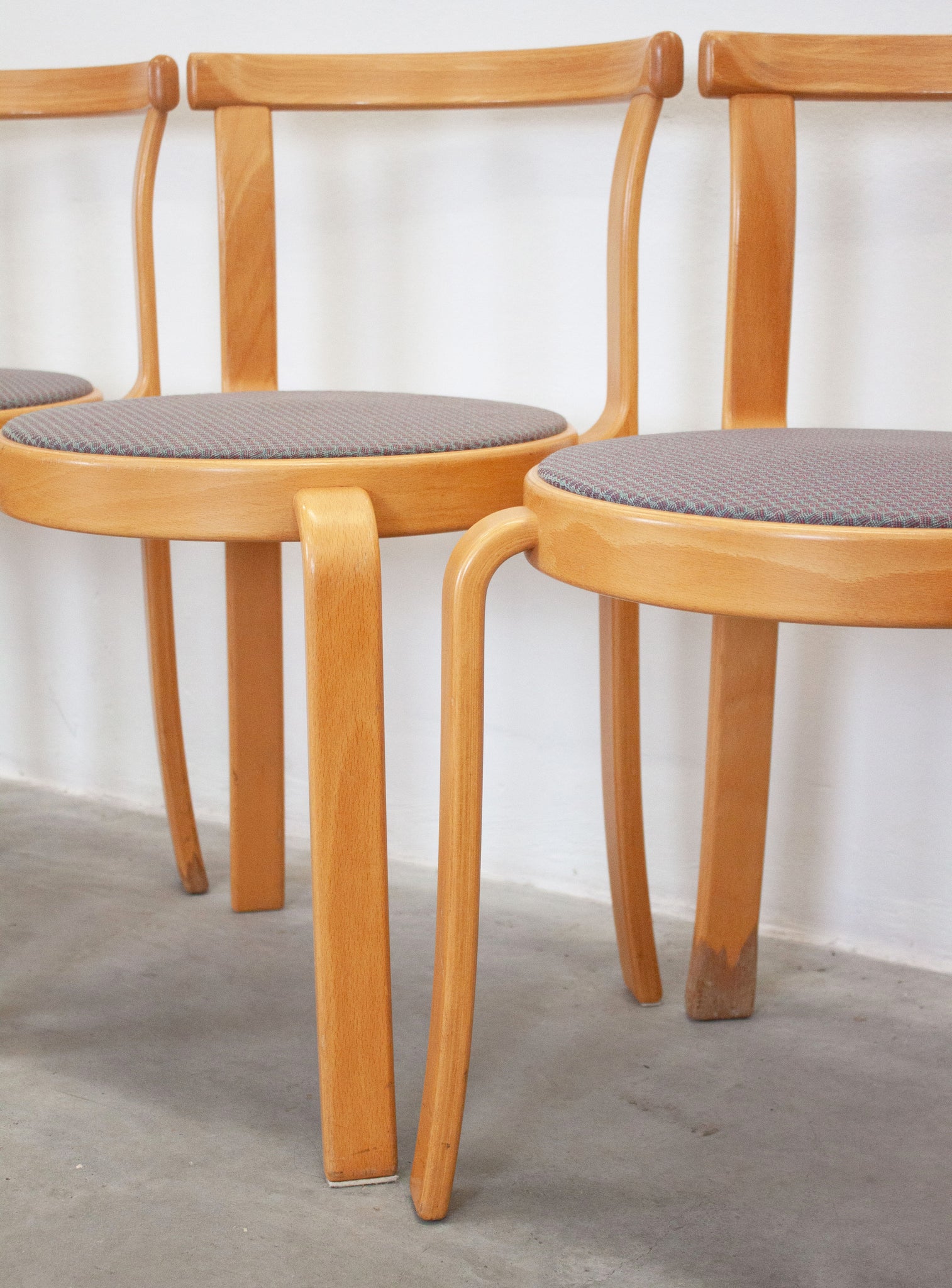 Magnus Olesen Model 8000 Dining Chairs by Rud Thygesen & Johnny Sørensen