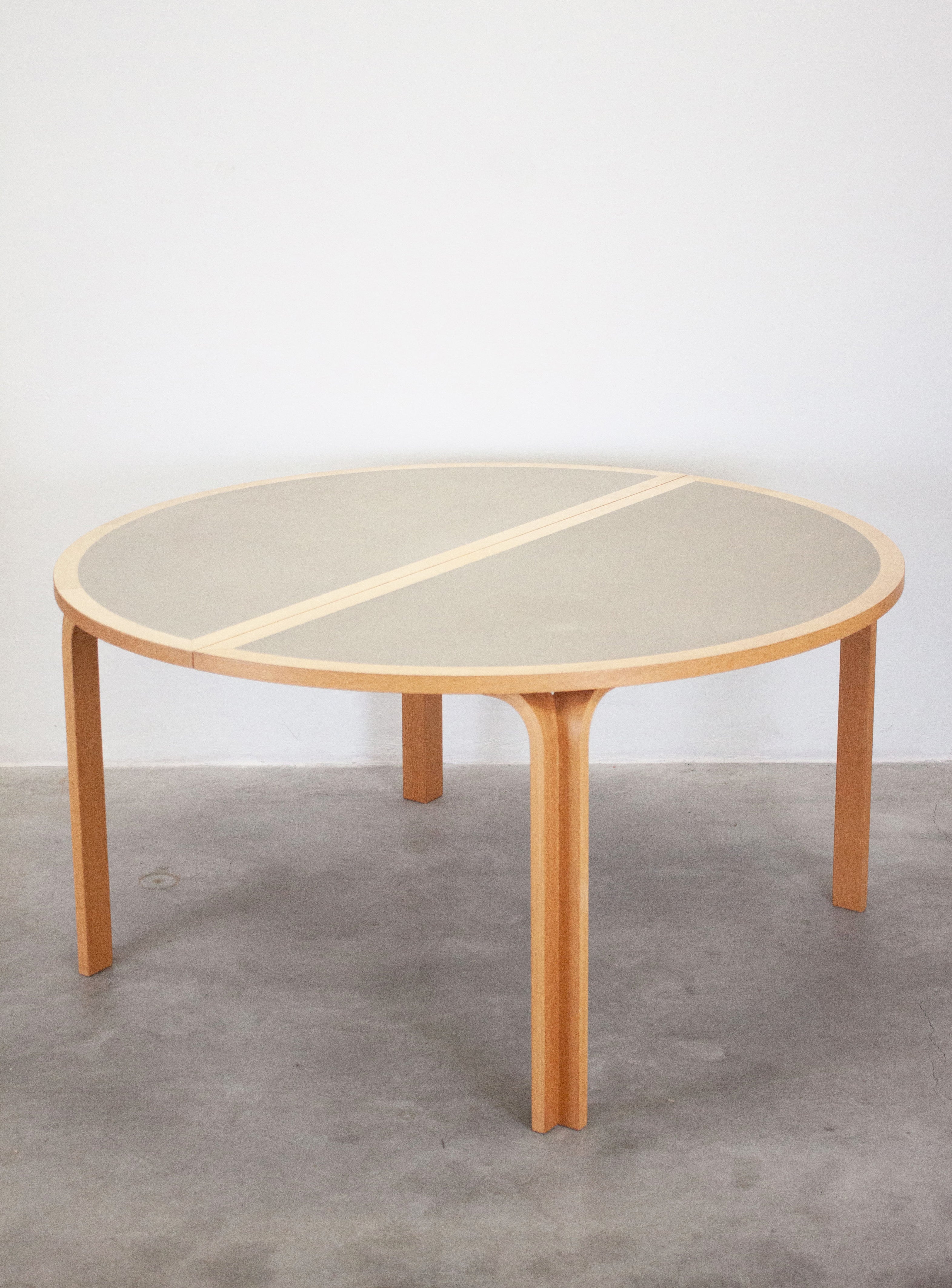 Magnus Olesen Round Dining Table by Rud Thygesen & Johnny Sørensen
