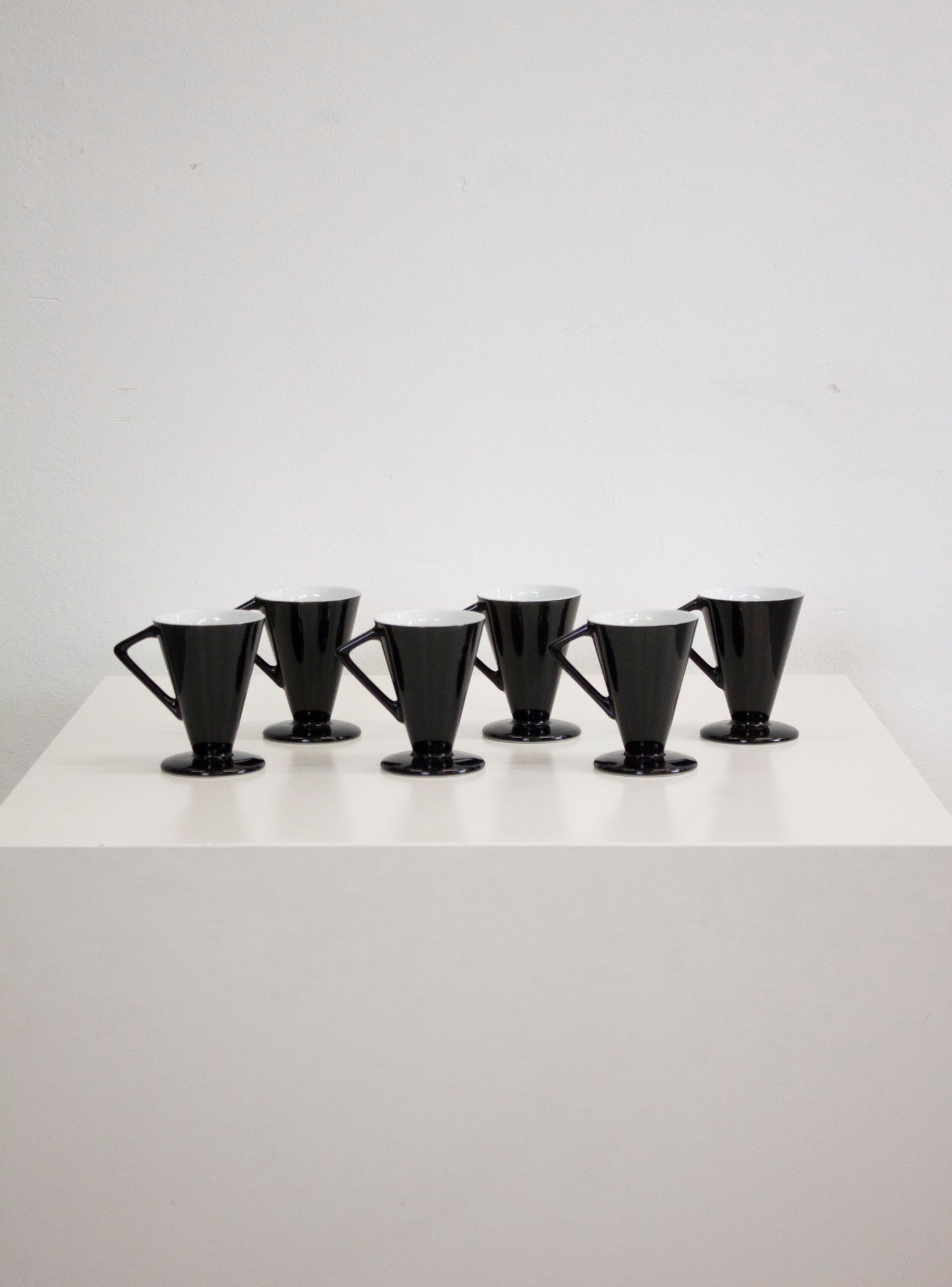 Memphis Style Ceramic Coffee Cups (Black/White)