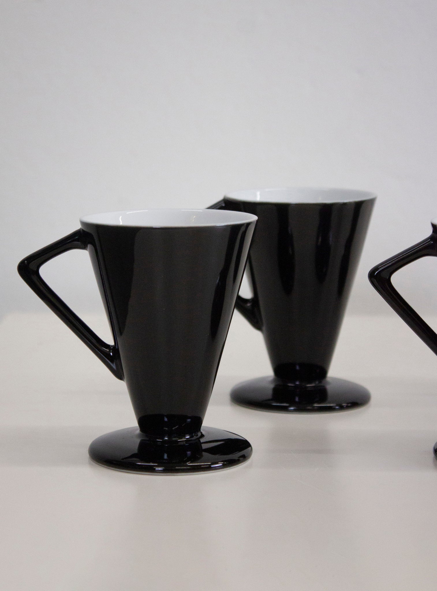 Memphis Style Ceramic Coffee Cups (Black/White)