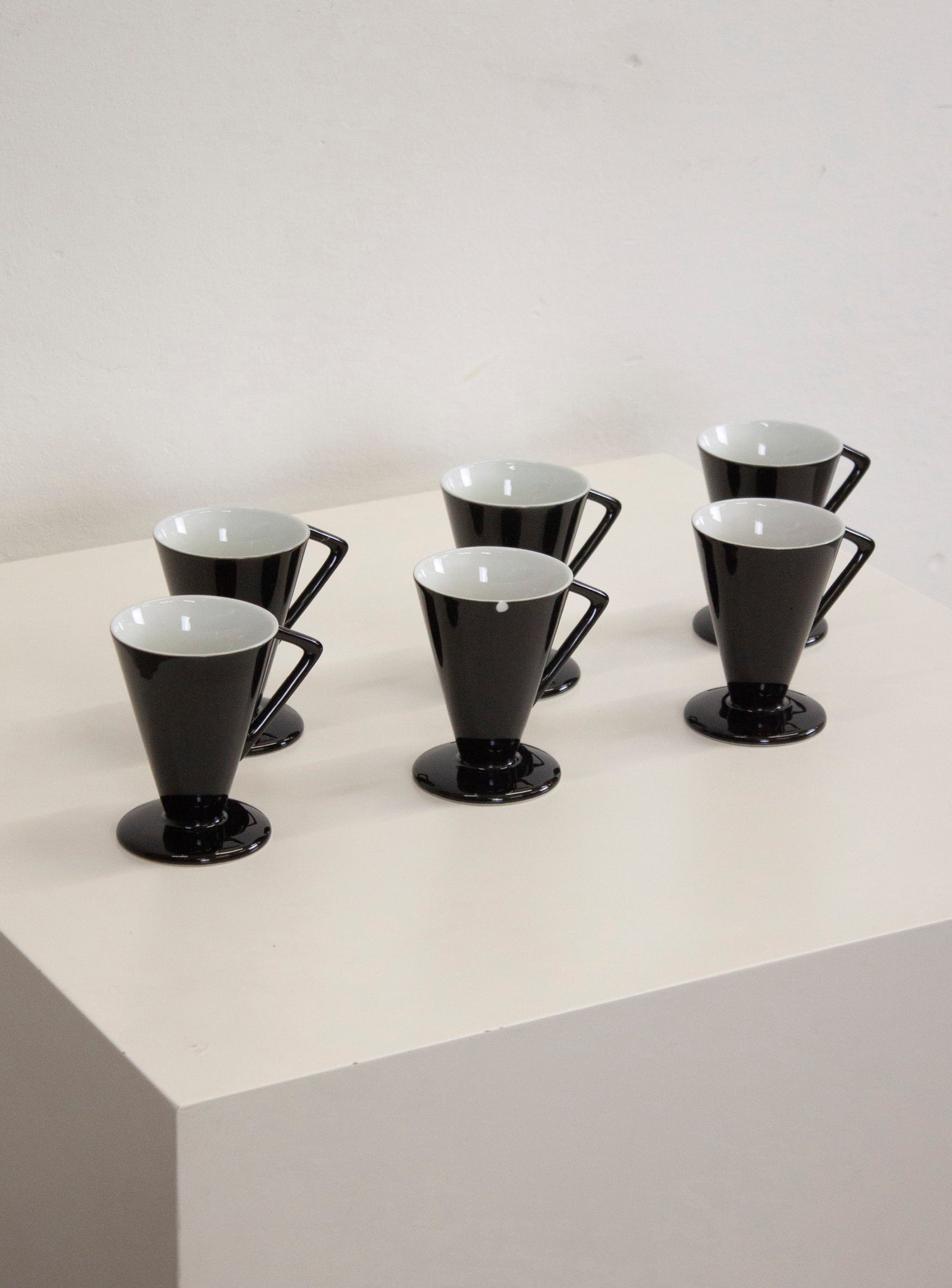 Memphis Style Ceramic Coffee Cups (Black/White)