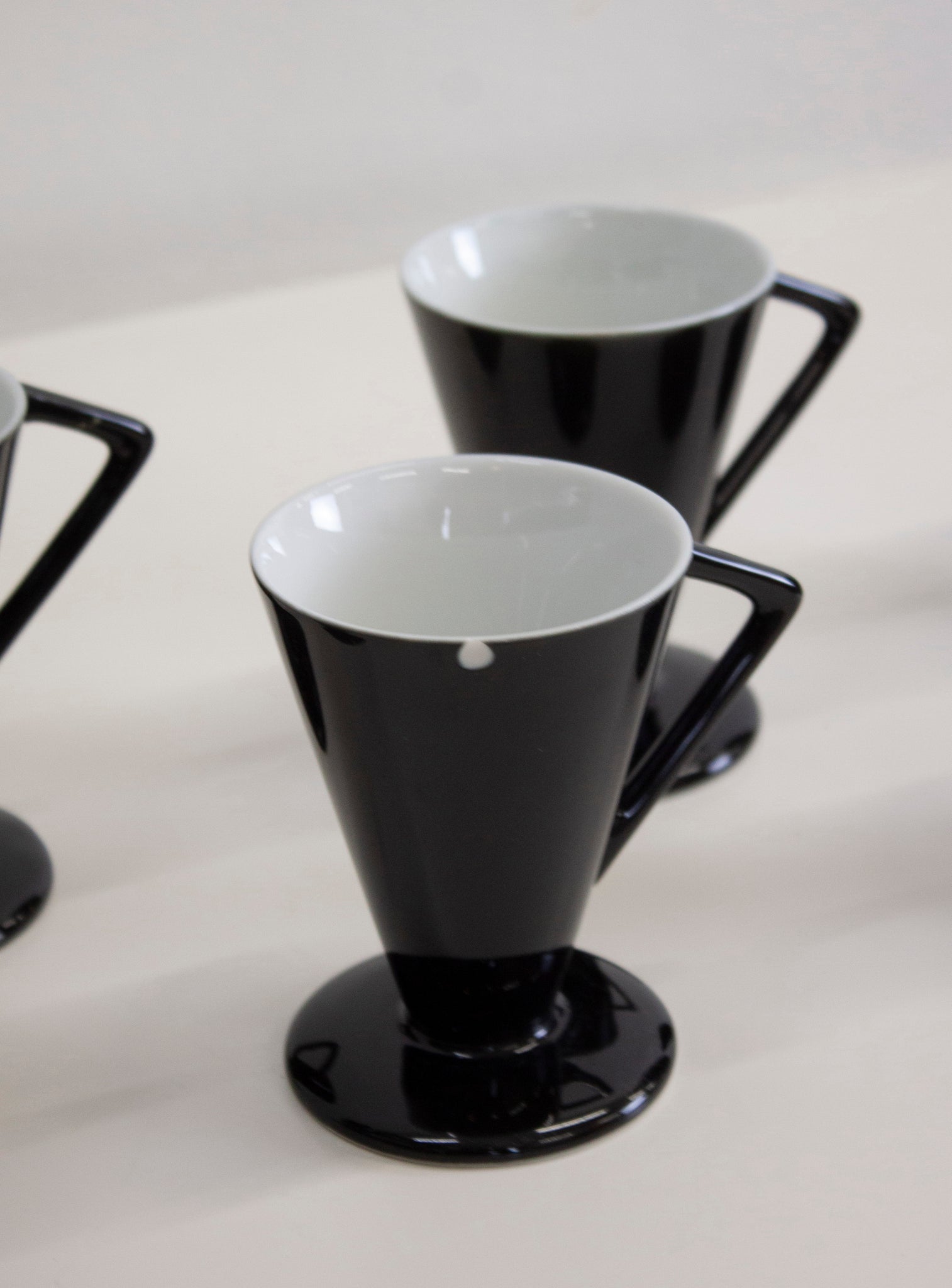 Memphis Style Ceramic Coffee Cups (Black/White)