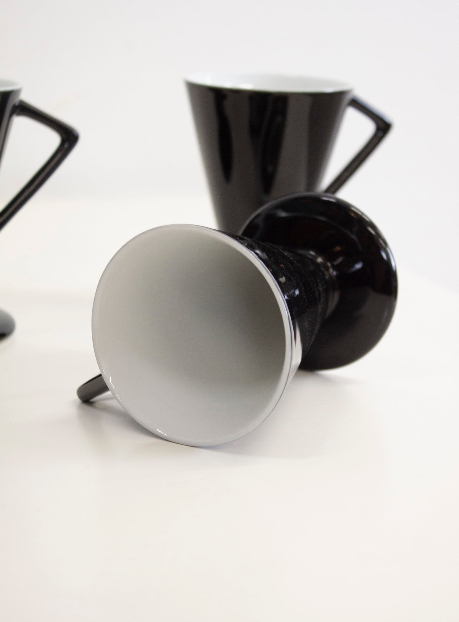 Memphis Style Ceramic Coffee Cups (Black/White)