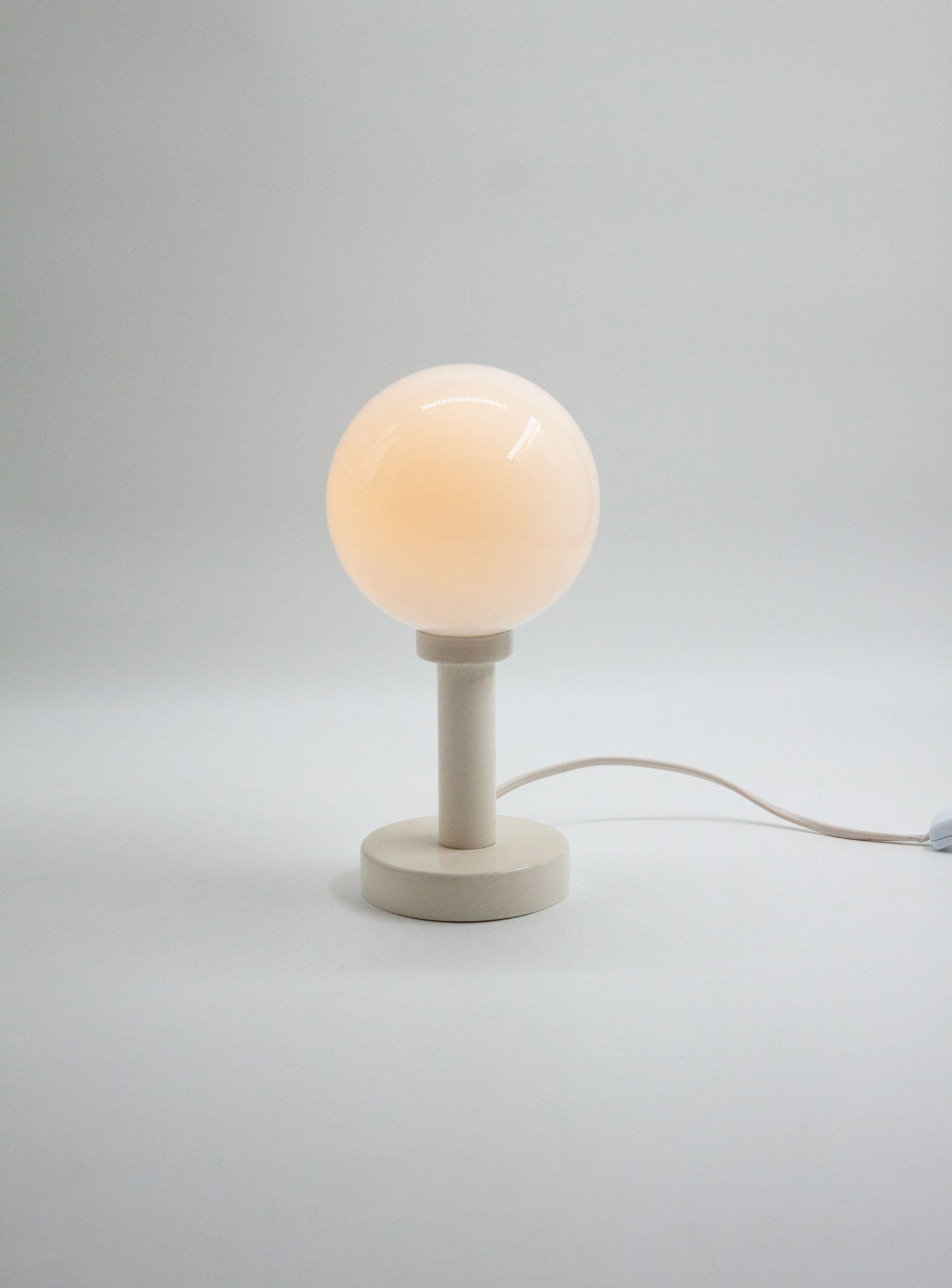 Opaline Sphere Desk Lamp (White)