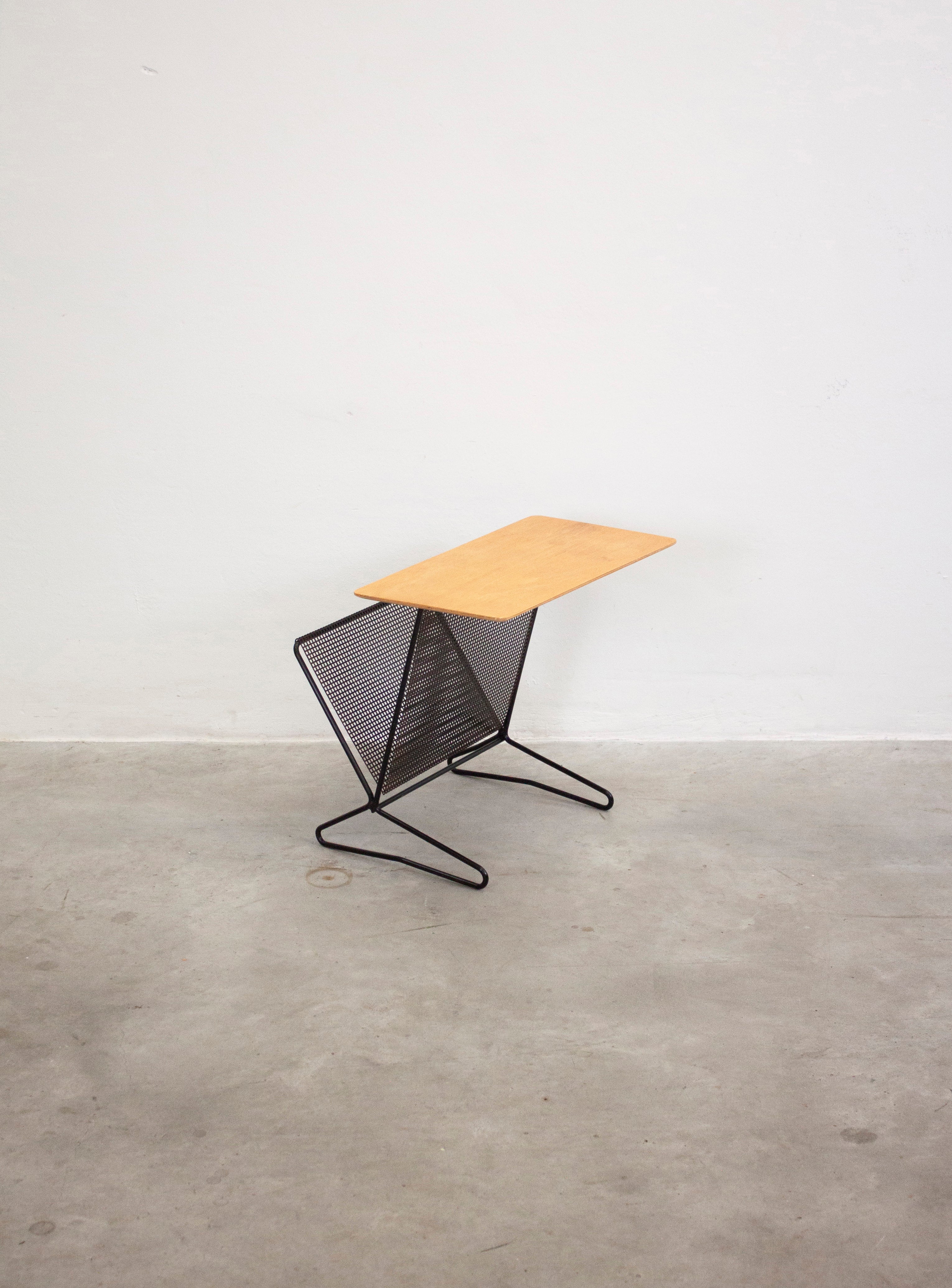 Pastoe TM05 Side Table with Magazine Rack by Cees Braakman – JUKI