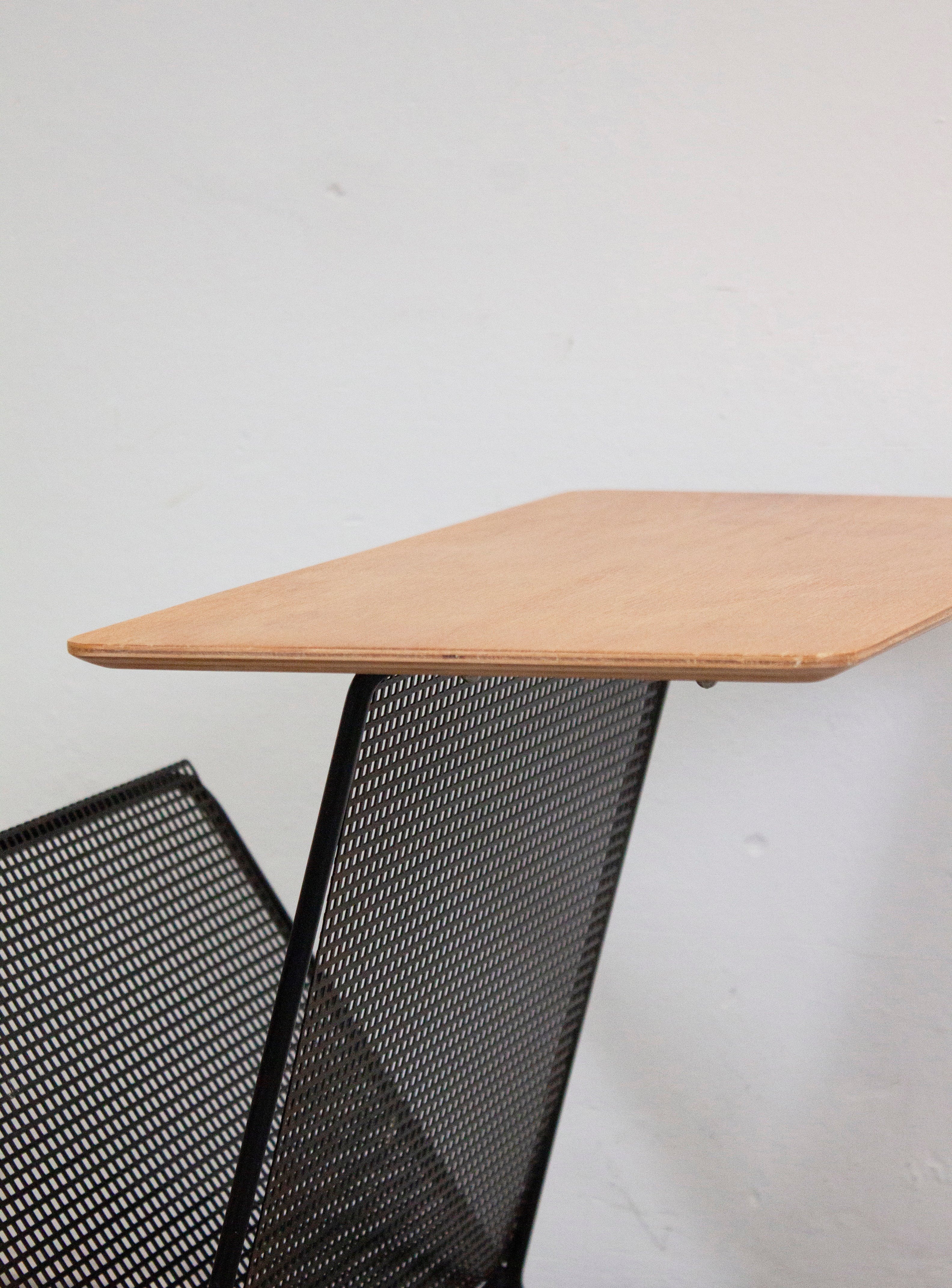 Pastoe TM05 Side Table with Magazine Rack by Cees Braakman – JUKI