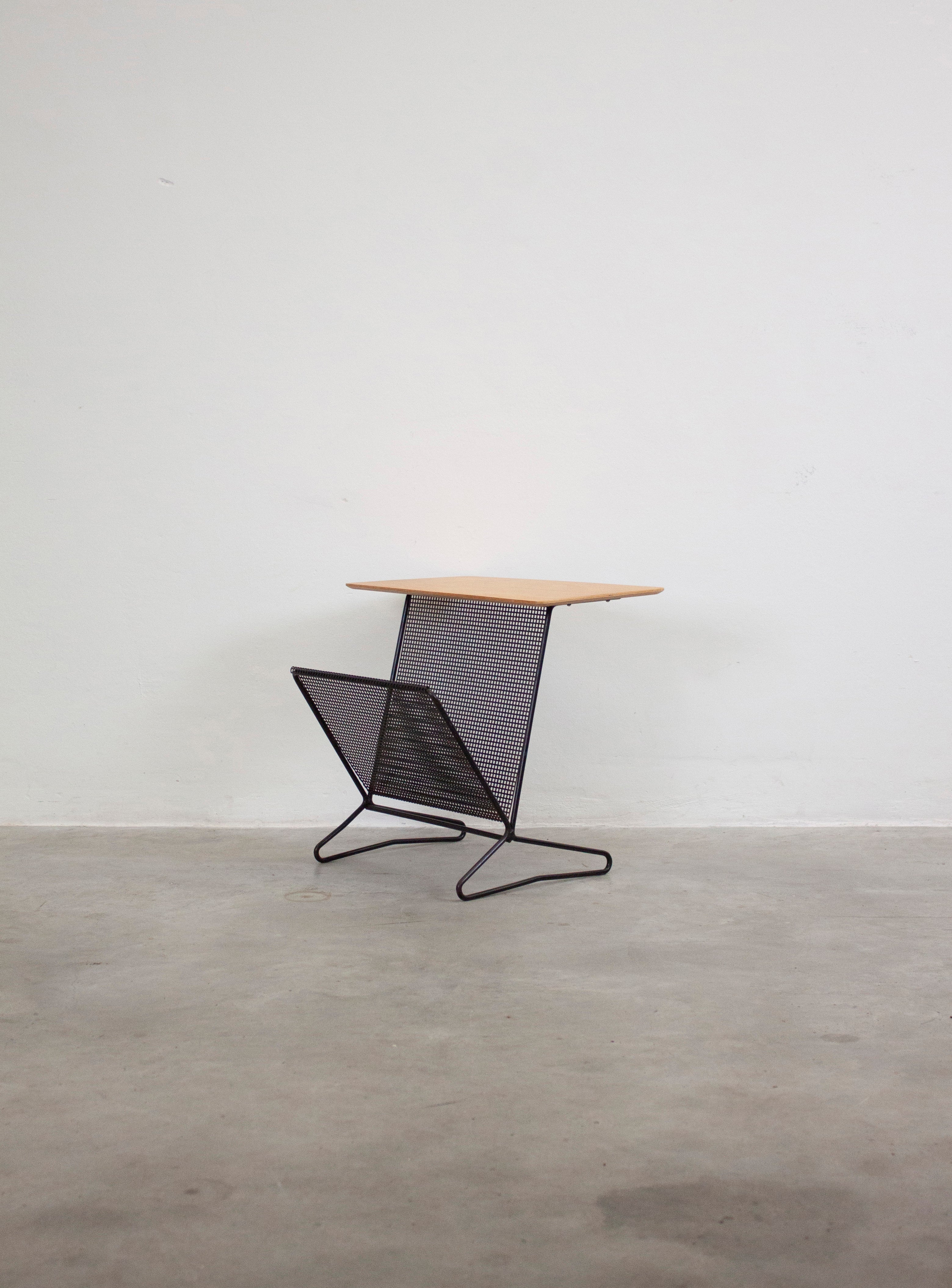 Pastoe TM05 Side Table with Magazine Rack by Cees Braakman – JUKI